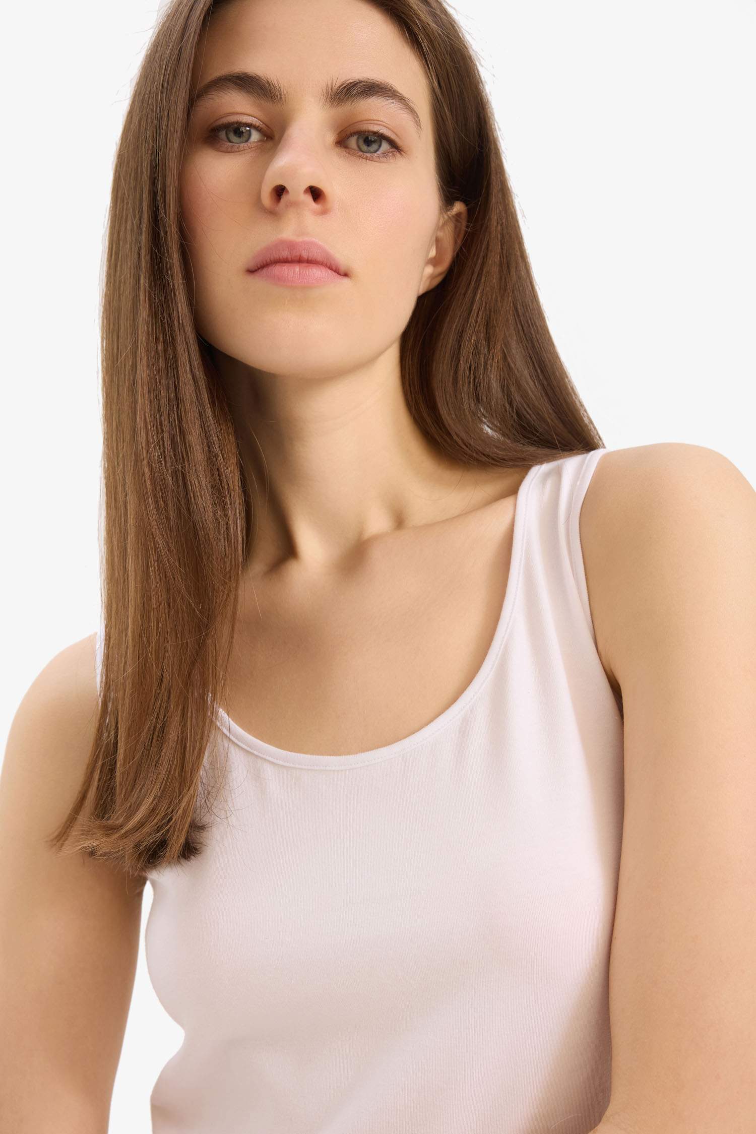 Slim Fit Dar Kesim Basic Düz Yuvarlak Yaka Atlet