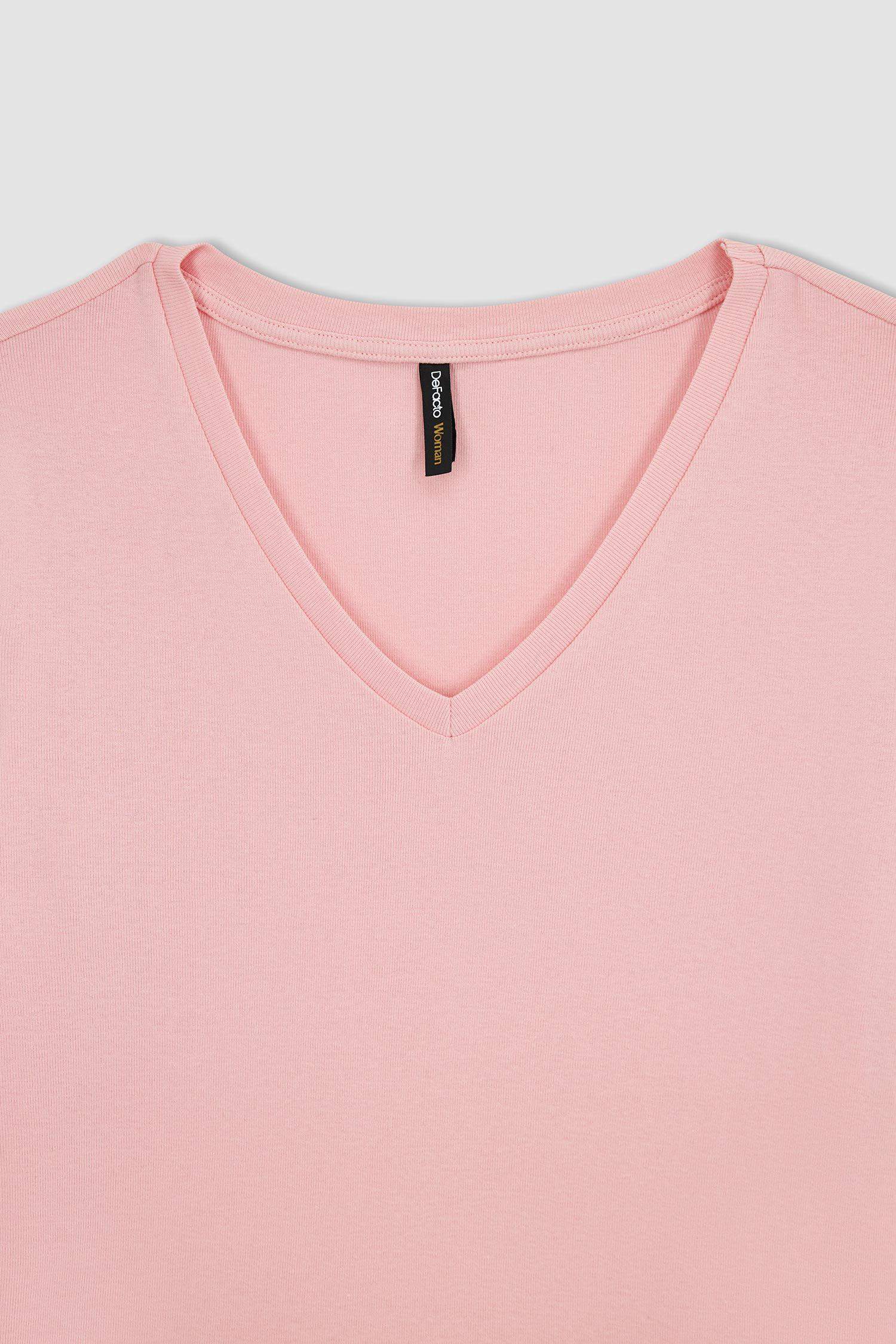 تيشيرت قطن بيزك سليم فيت بياقة V نص كم