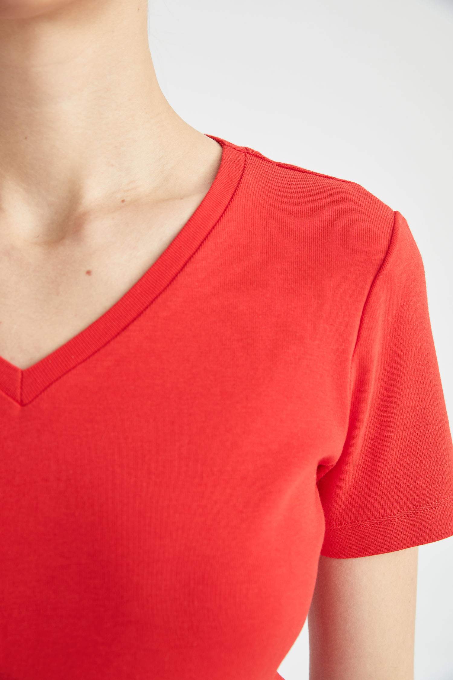 Slim Fit V Neck Short Sleeve T-Shirt