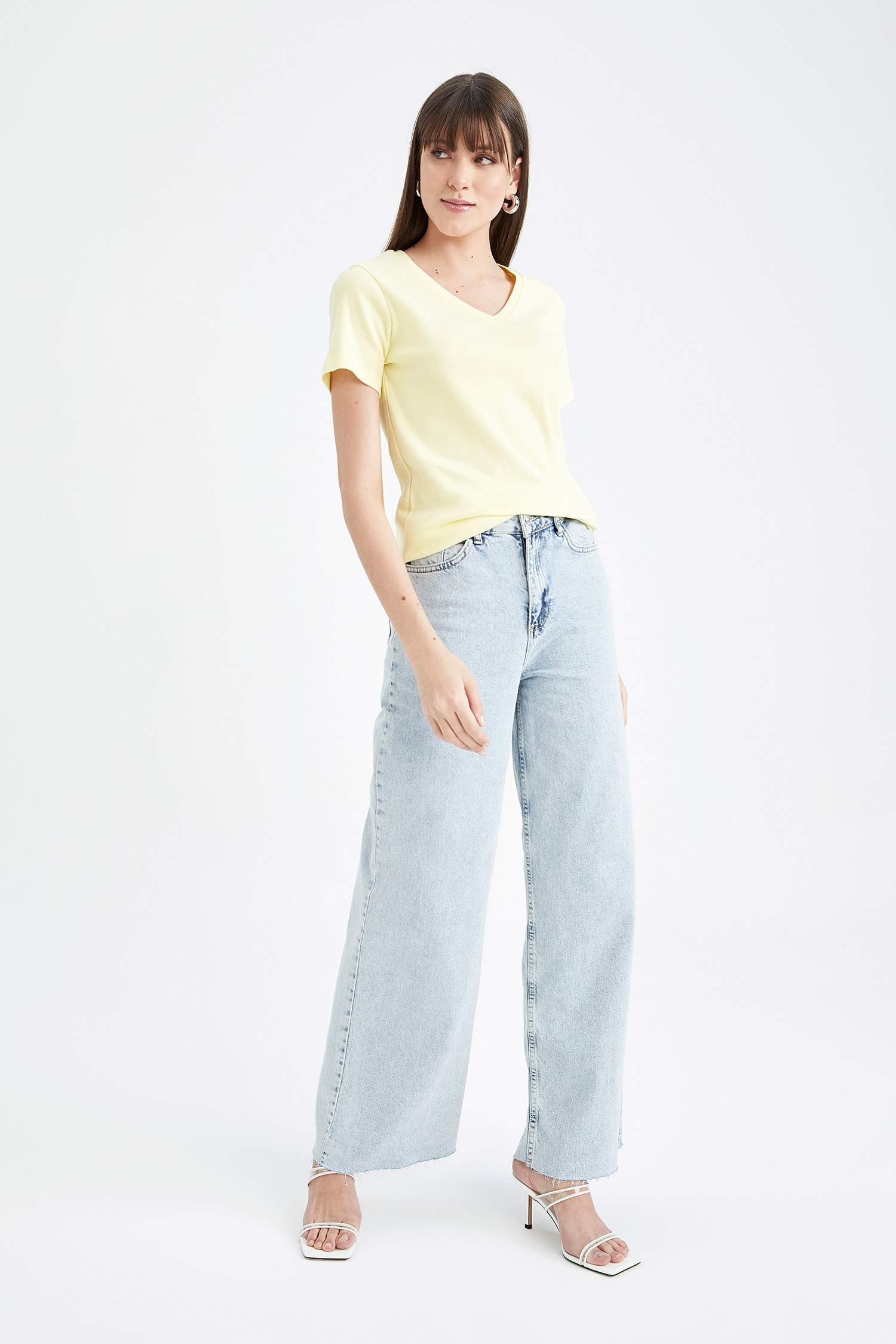 تي شيرت قطن سليم فيت بياقة V