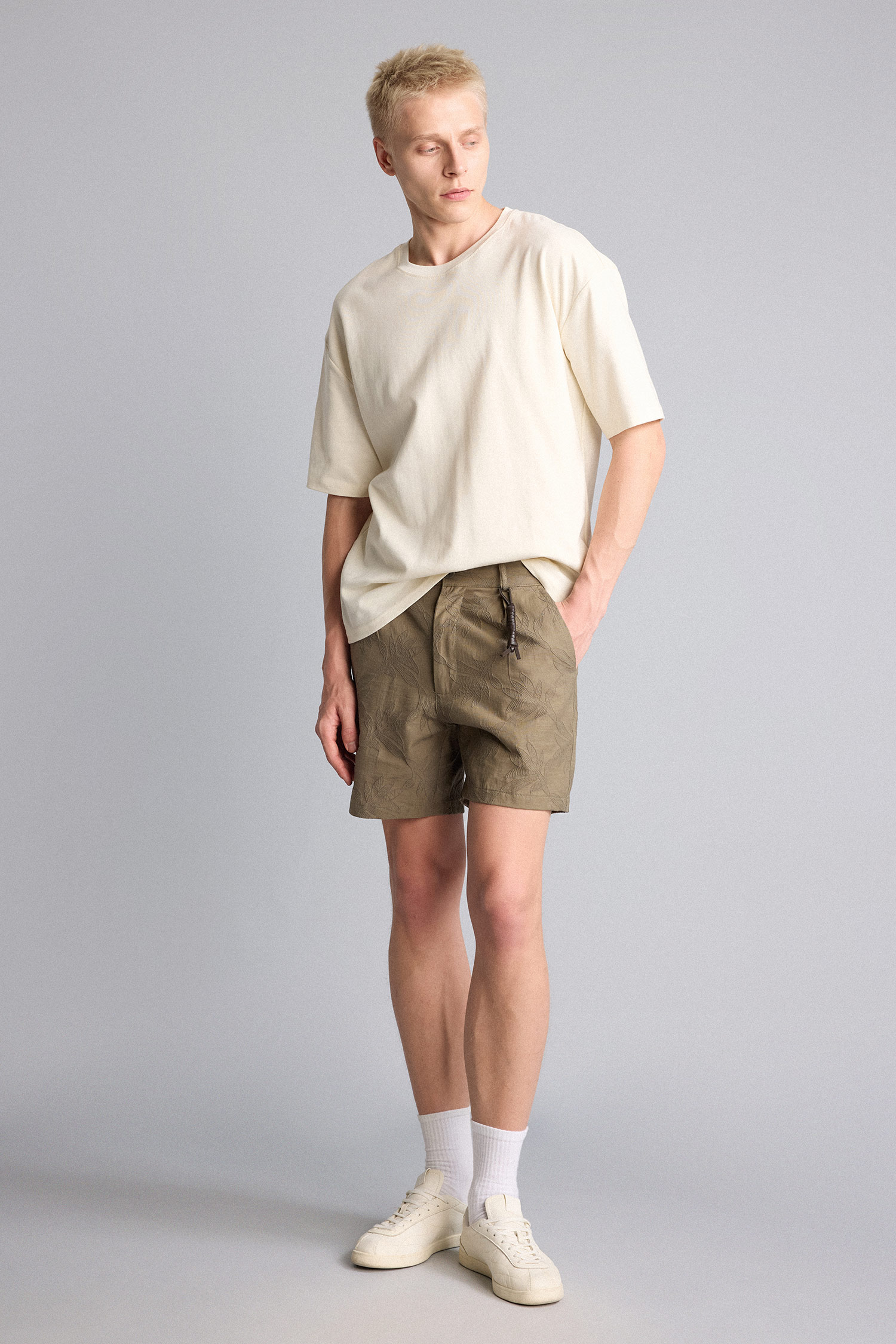 DeFacto Relaxed Fit Bermuda Şort görsel 2
