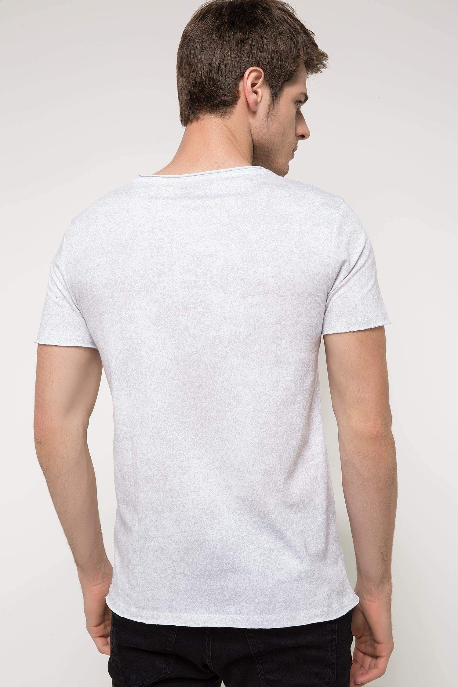 Defacto Ekstra Slim Fit Baskılı T-shirt. 3