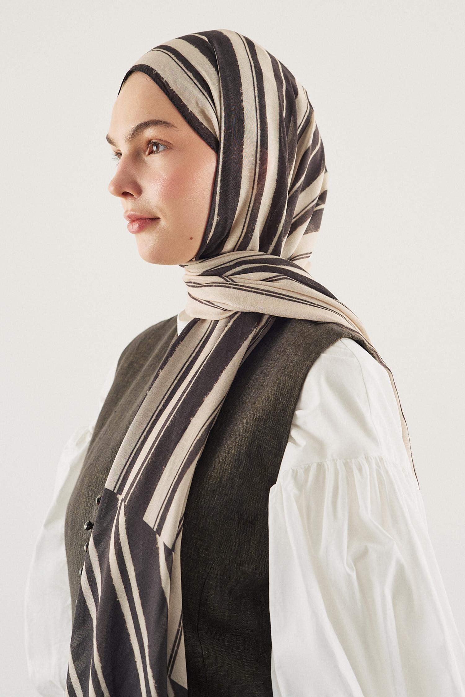 DeFacto Fresh Scarfs X DeFacto Summer Blocks Bej Viskon Püsküllü Şal görsel 2