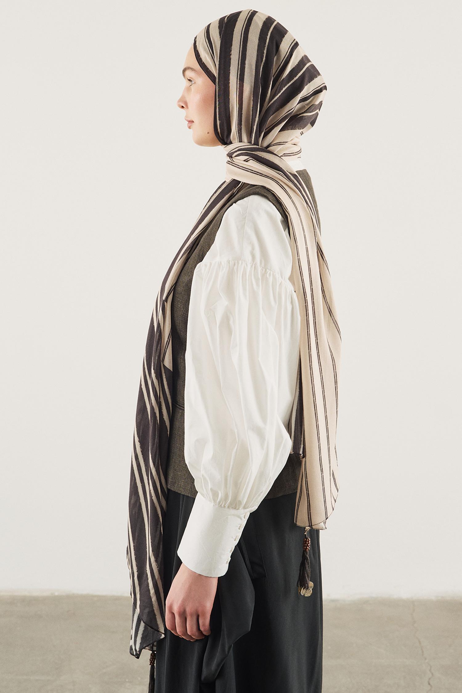 DeFacto Fresh Scarfs X DeFacto Summer Blocks Bej Viskon Püsküllü Şal görsel 5