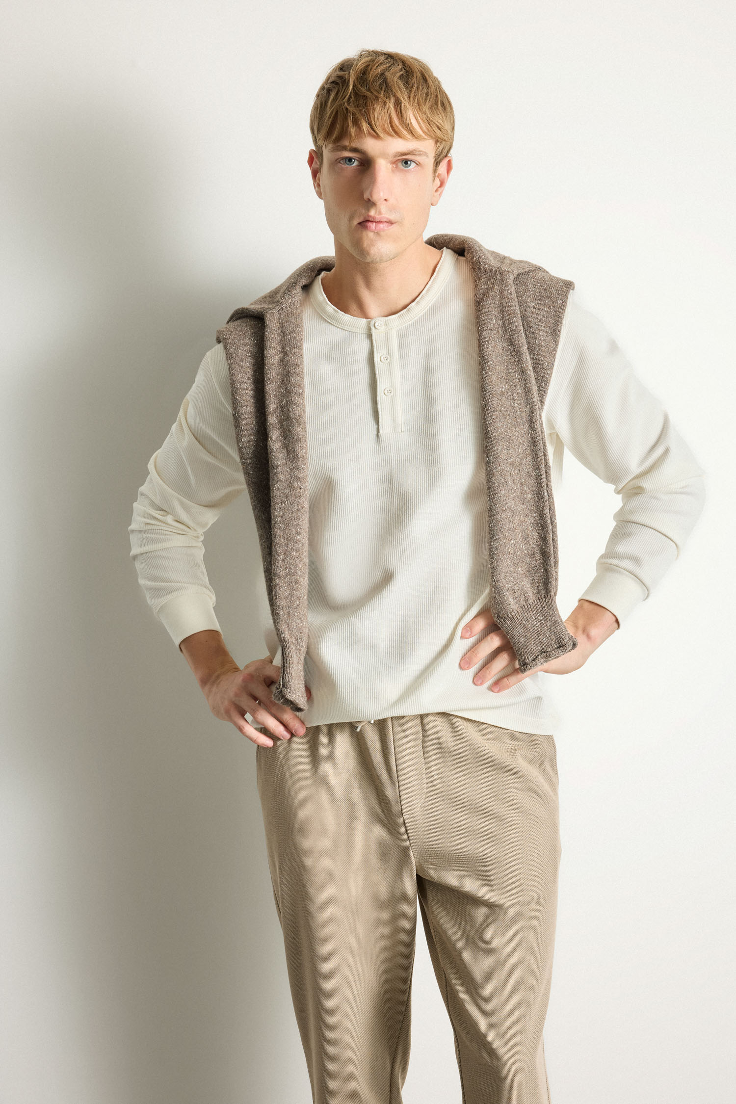 DeFacto Regular Fit Henley Yaka Basic Tişört görsel 3
