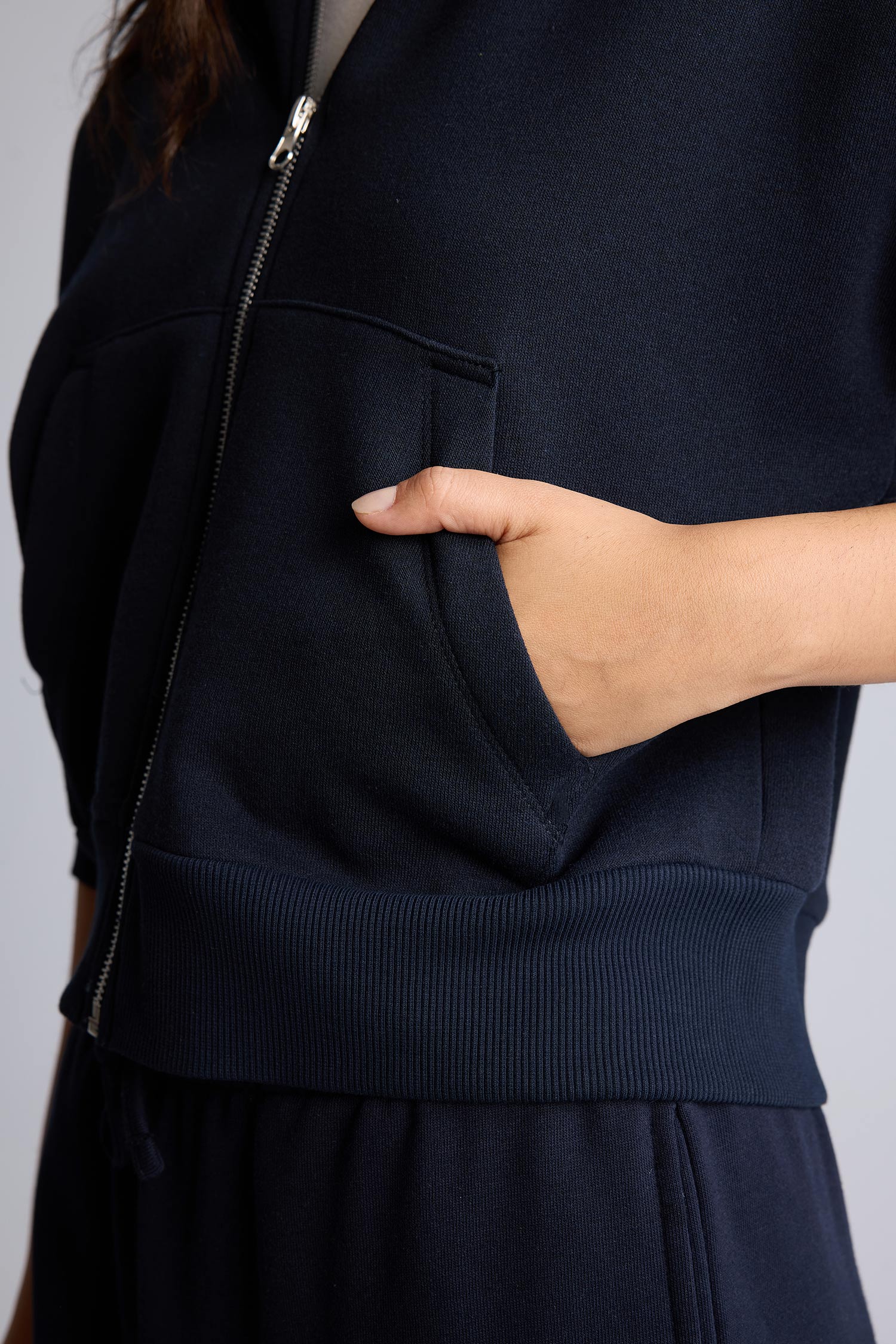 DeFacto Regular Fıt Kapüşonlu Fermuarlı Basic Sweatshirt görsel 4