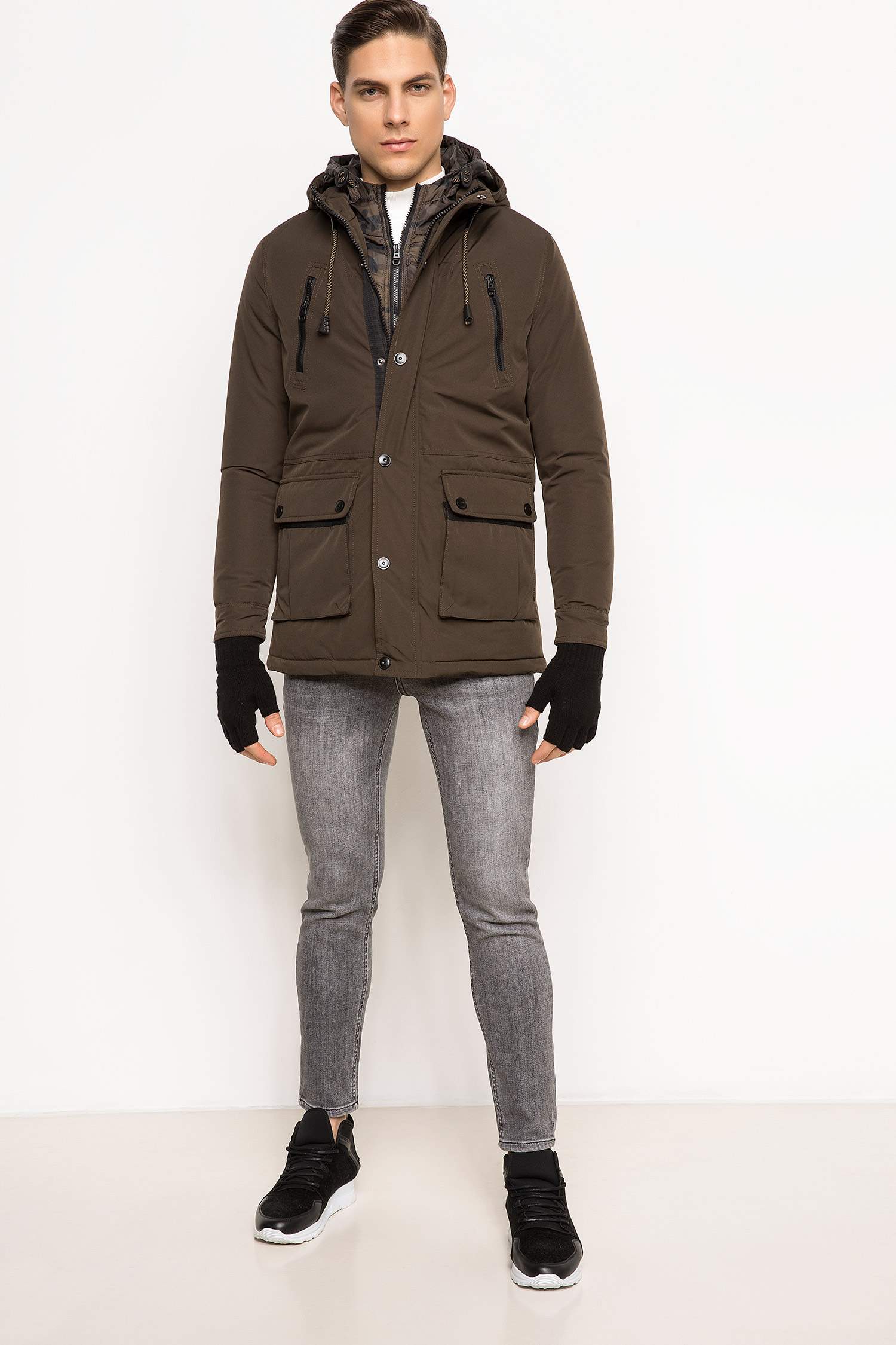 Defacto Kapşonlu Regular Fit Parka. 2