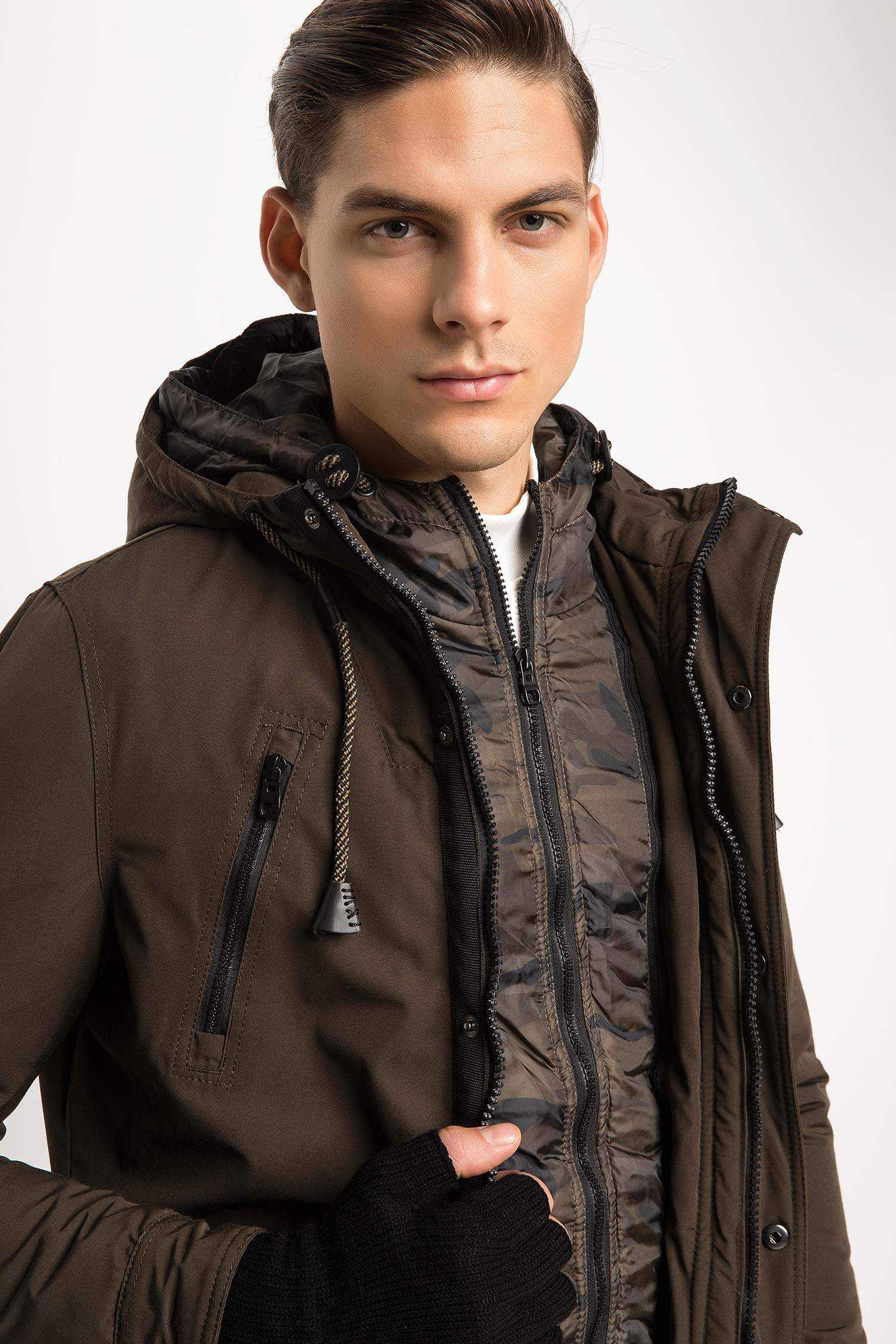 Defacto Kapşonlu Regular Fit Parka. 4