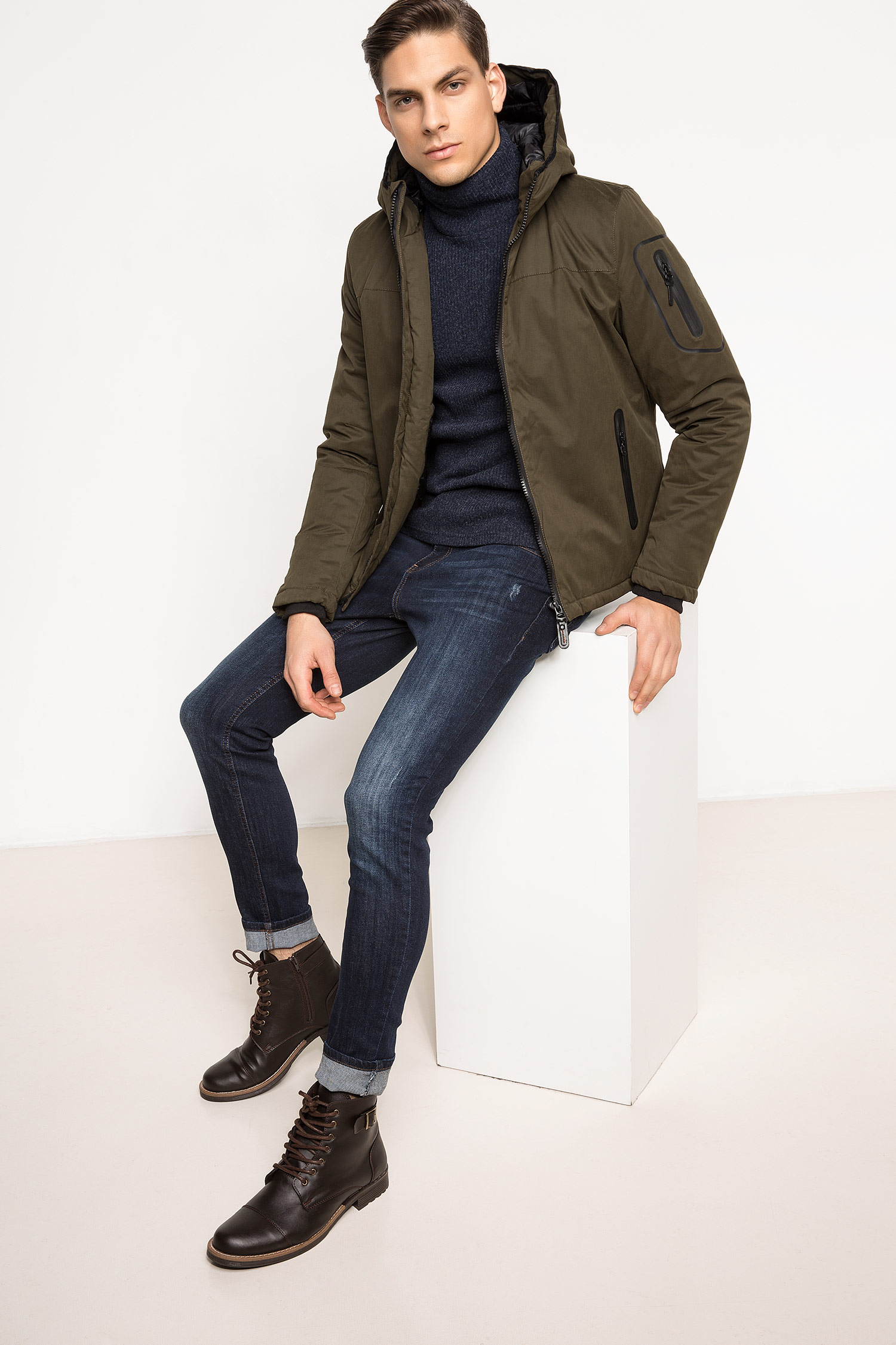 Defacto Kapüşonlu Regular Fit Mont. 2