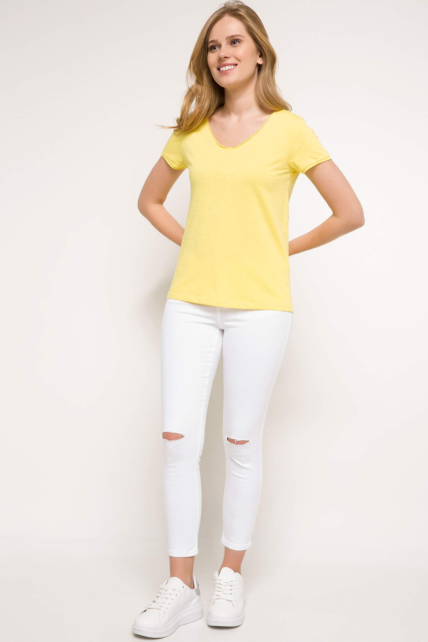 Defacto Basic V Yaka T-shirt. 2