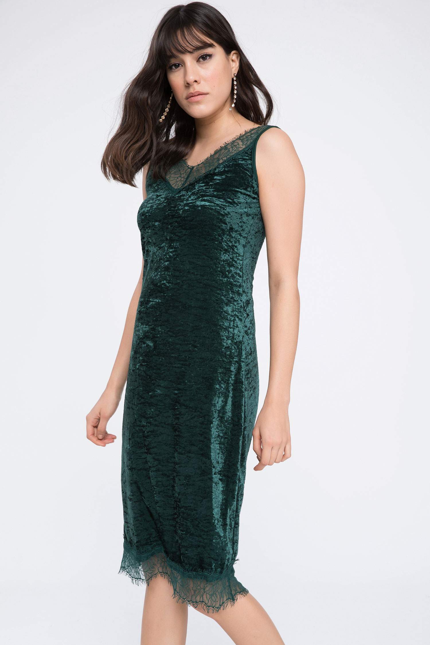 Defacto Dantel Detaylı Kadife Elbise. 1