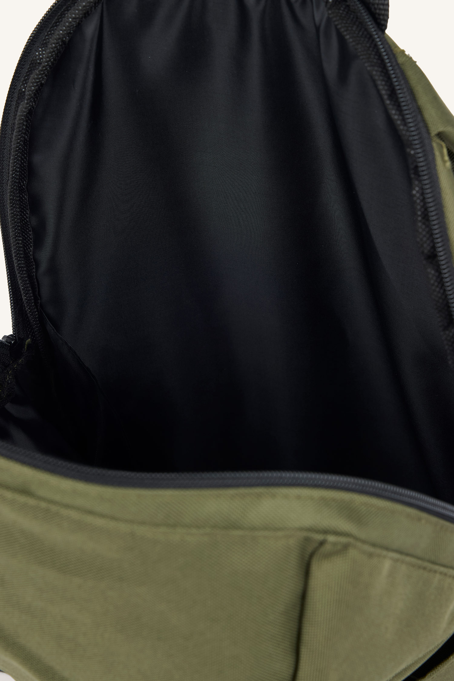 DeFacto Unisex Su Geçirmez Fermuarlı Sırt Çantası görsel 4