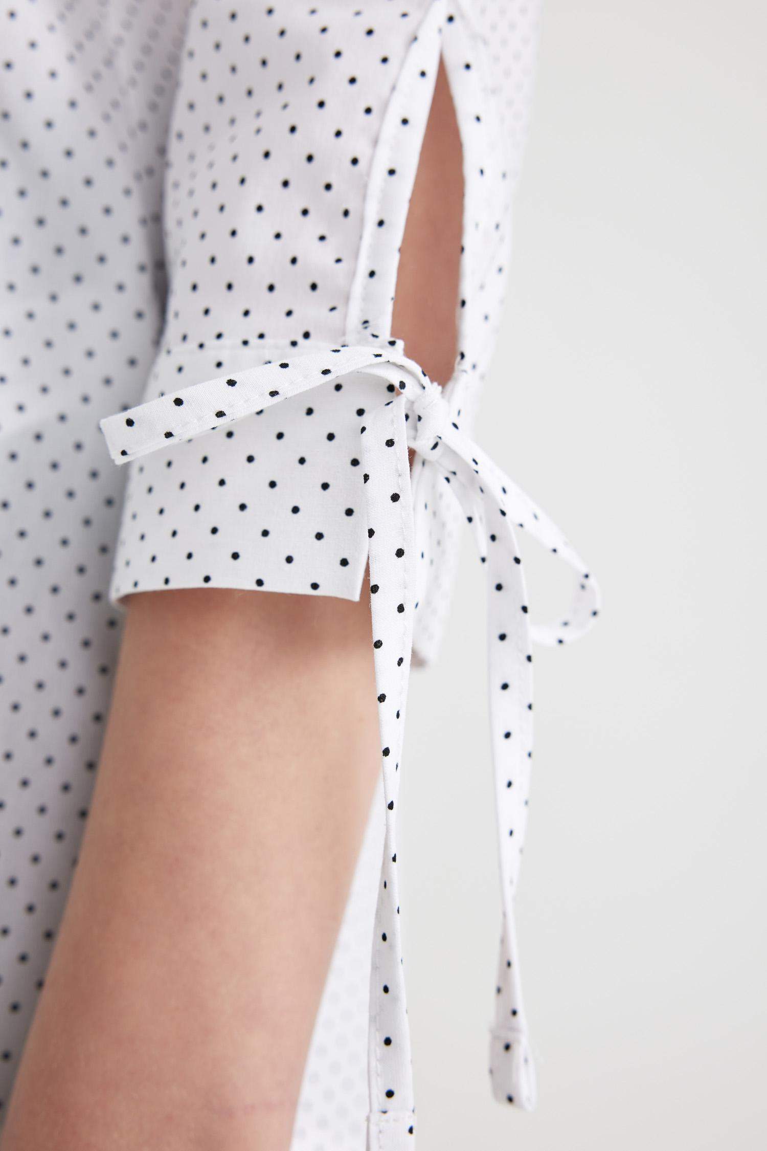 Fitted Apaş Yaka Desenli Bengalin Uzun Kollu Gömlek