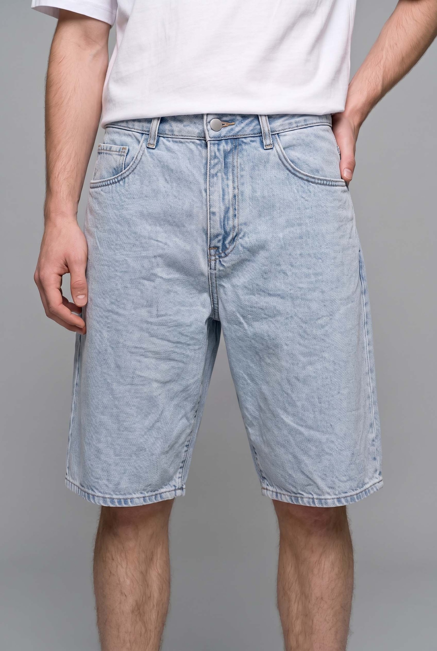 DeFacto %100 Pamuk Baggy Fit Jean Bermuda Şort görsel 3