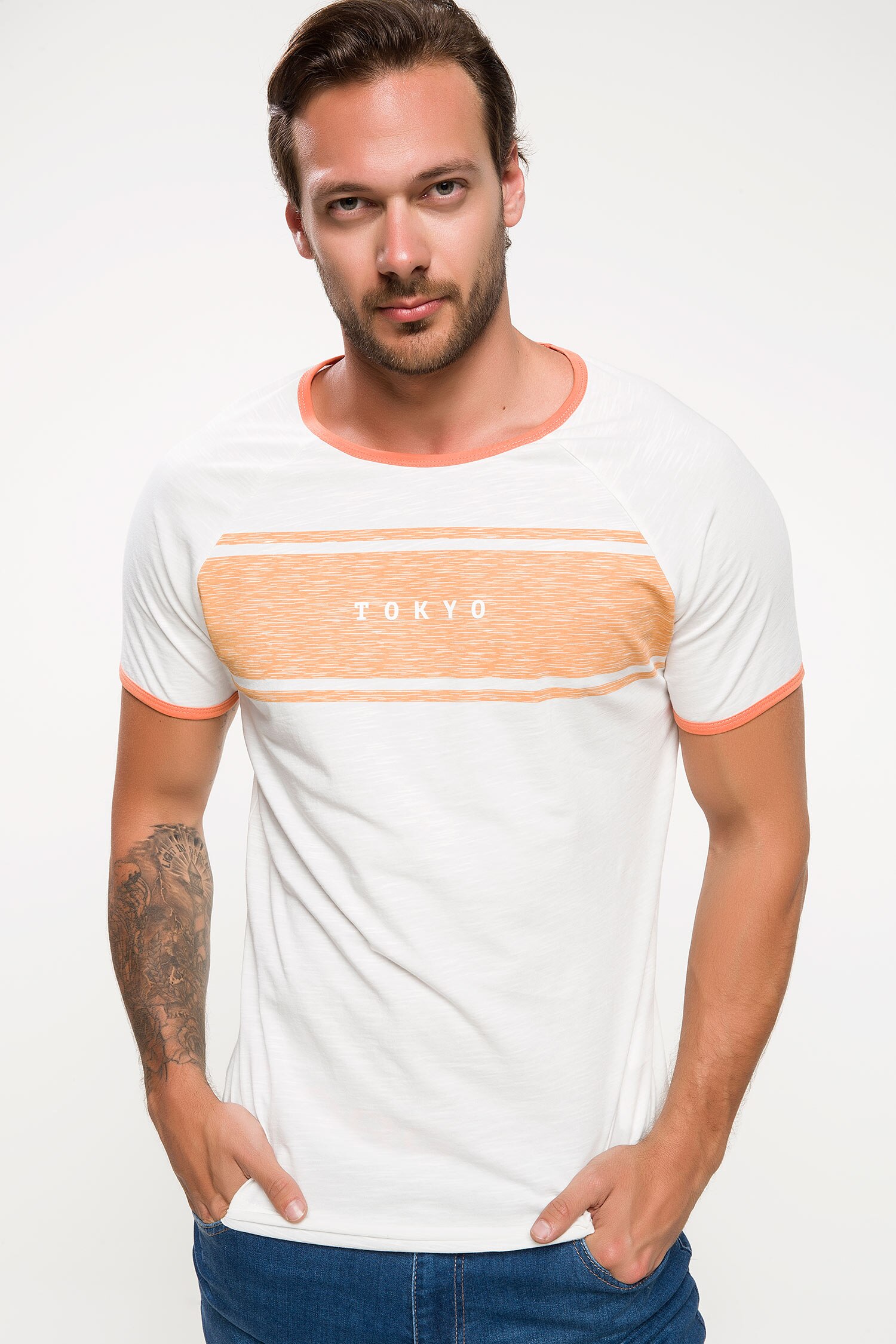 Defacto Yazı Baskılı T-shirt. 1
