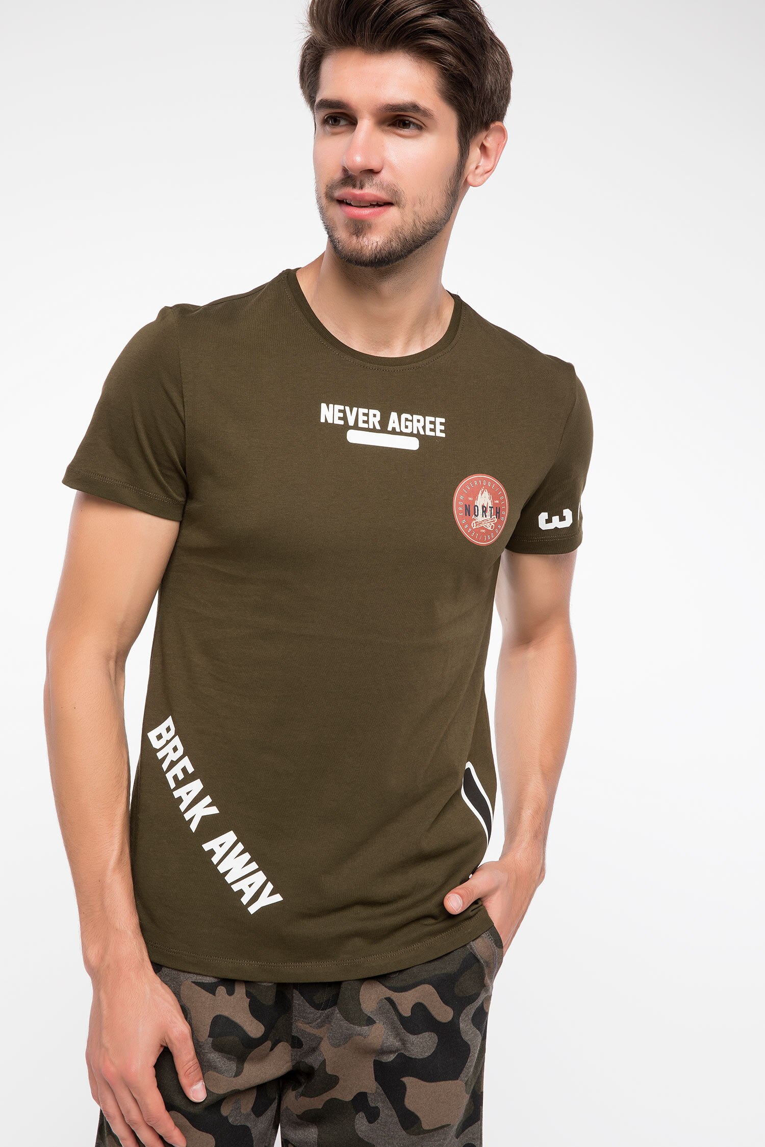 Defacto Baskılı T-shirt. 1