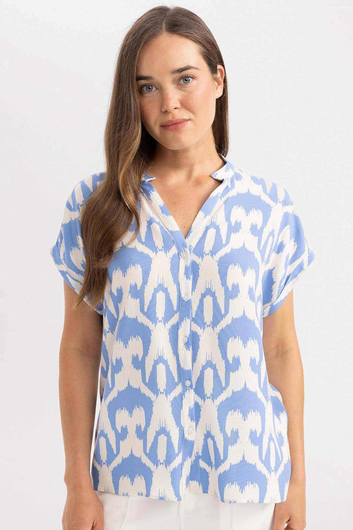 Regular Fit Bisiklet Yaka Kısa Kollu Gömlek