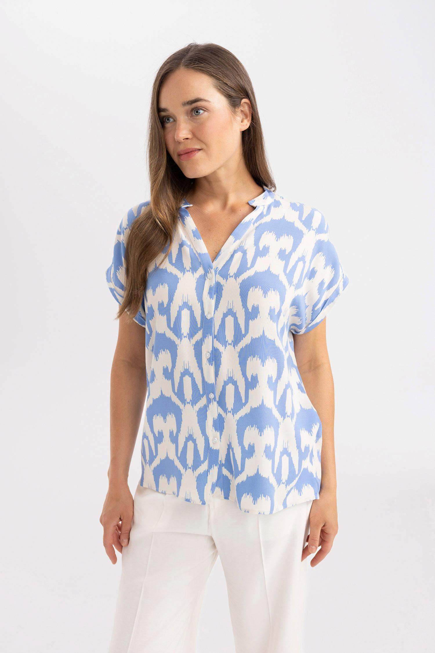 Regular Fit Bisiklet Yaka Kısa Kollu Gömlek