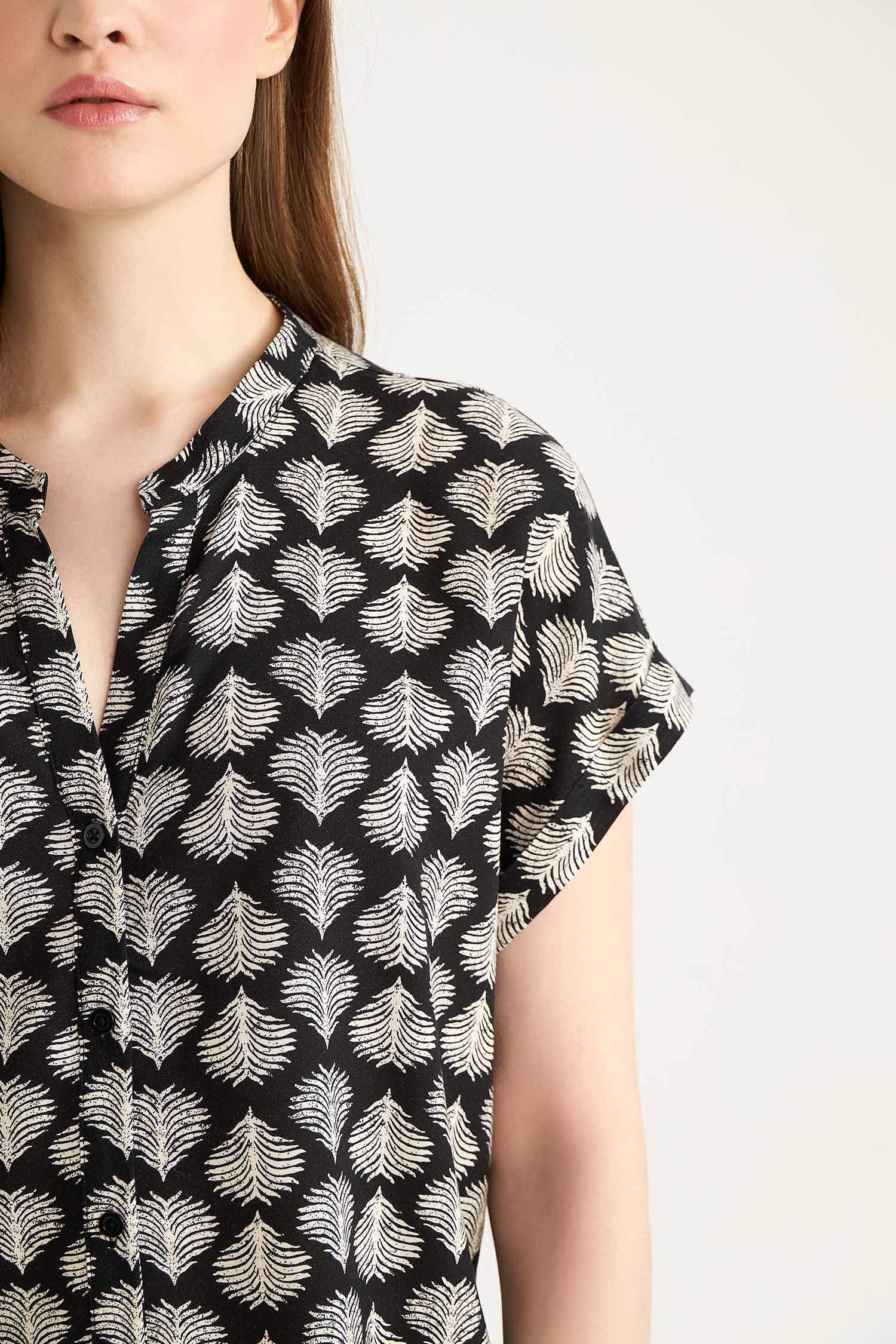 Regular Fit Patterned Short Sleeve Shirt