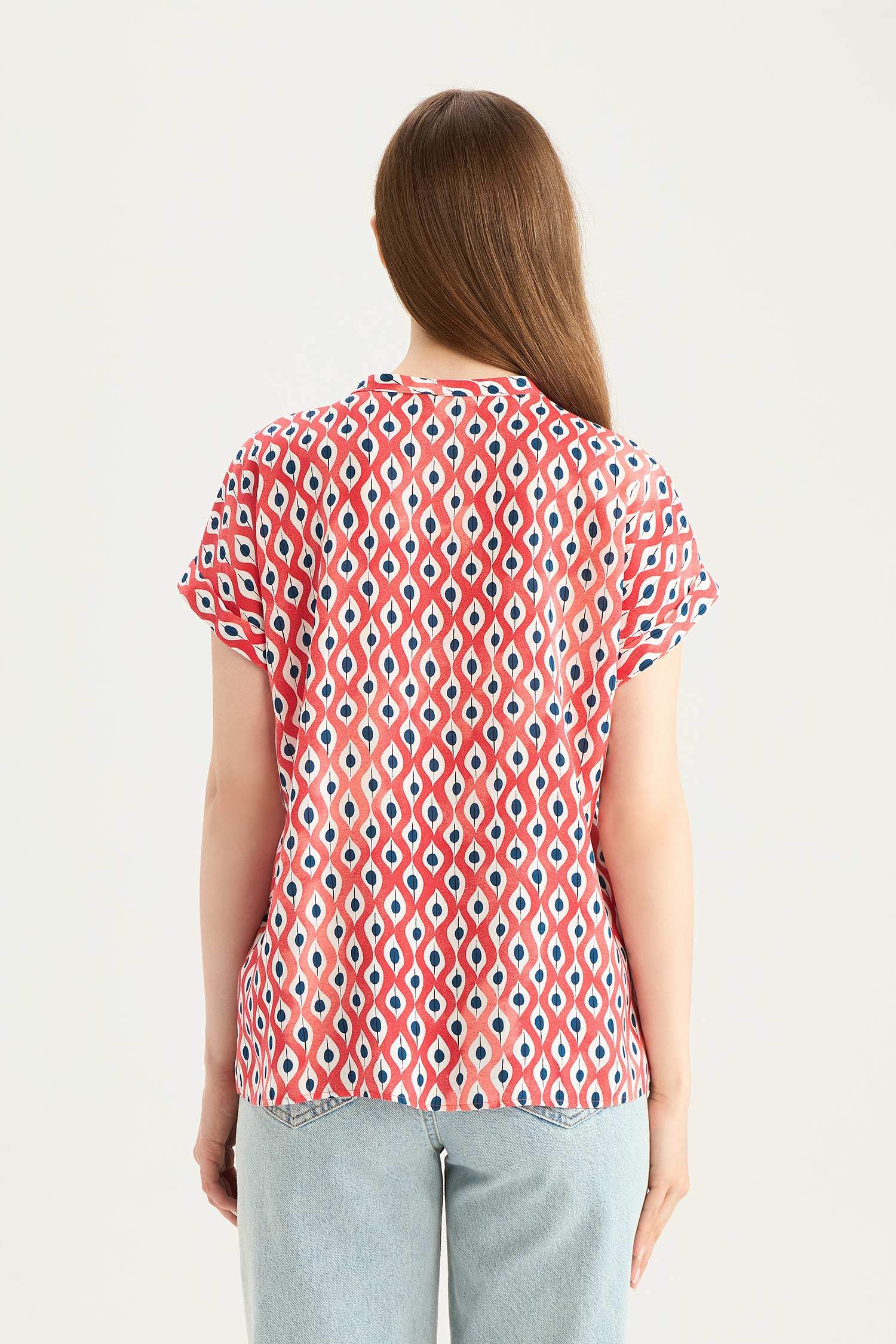 Chemise imprimée à manches courtes et coupe régulière