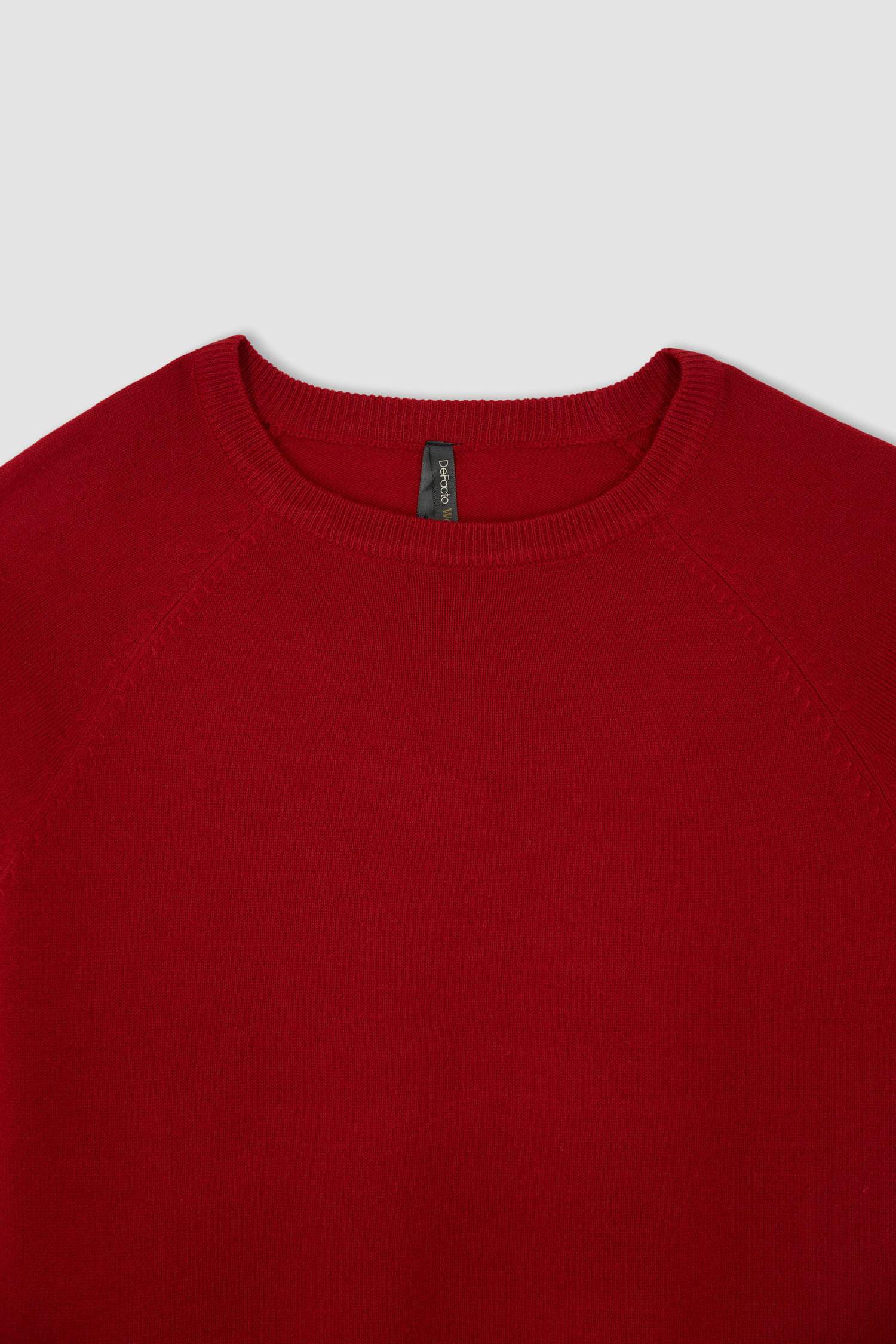 Пуловер свободного кроя с круглым вырезом для женщин