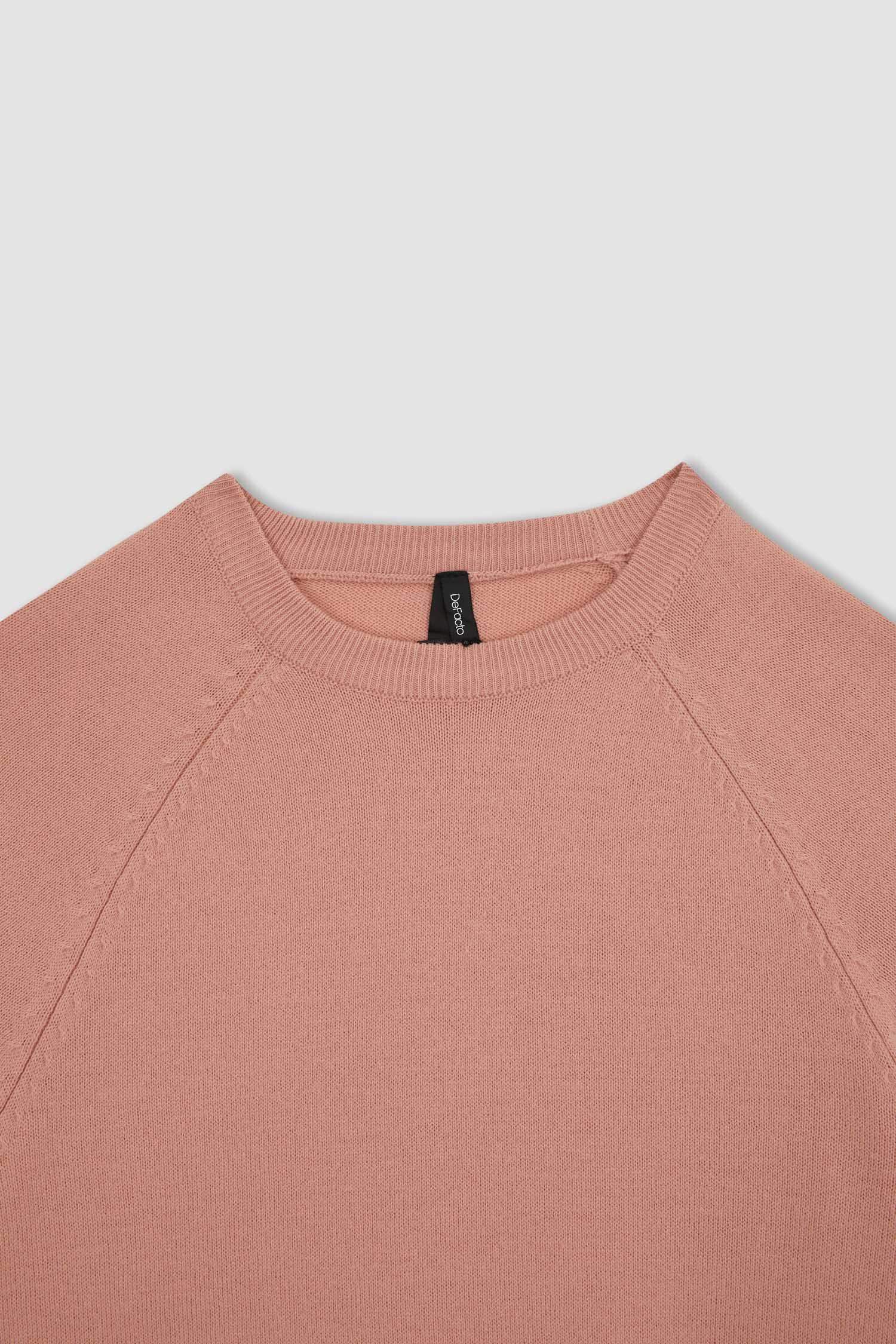 Пуловер стандартного кроя с круглым вырезом для женщин