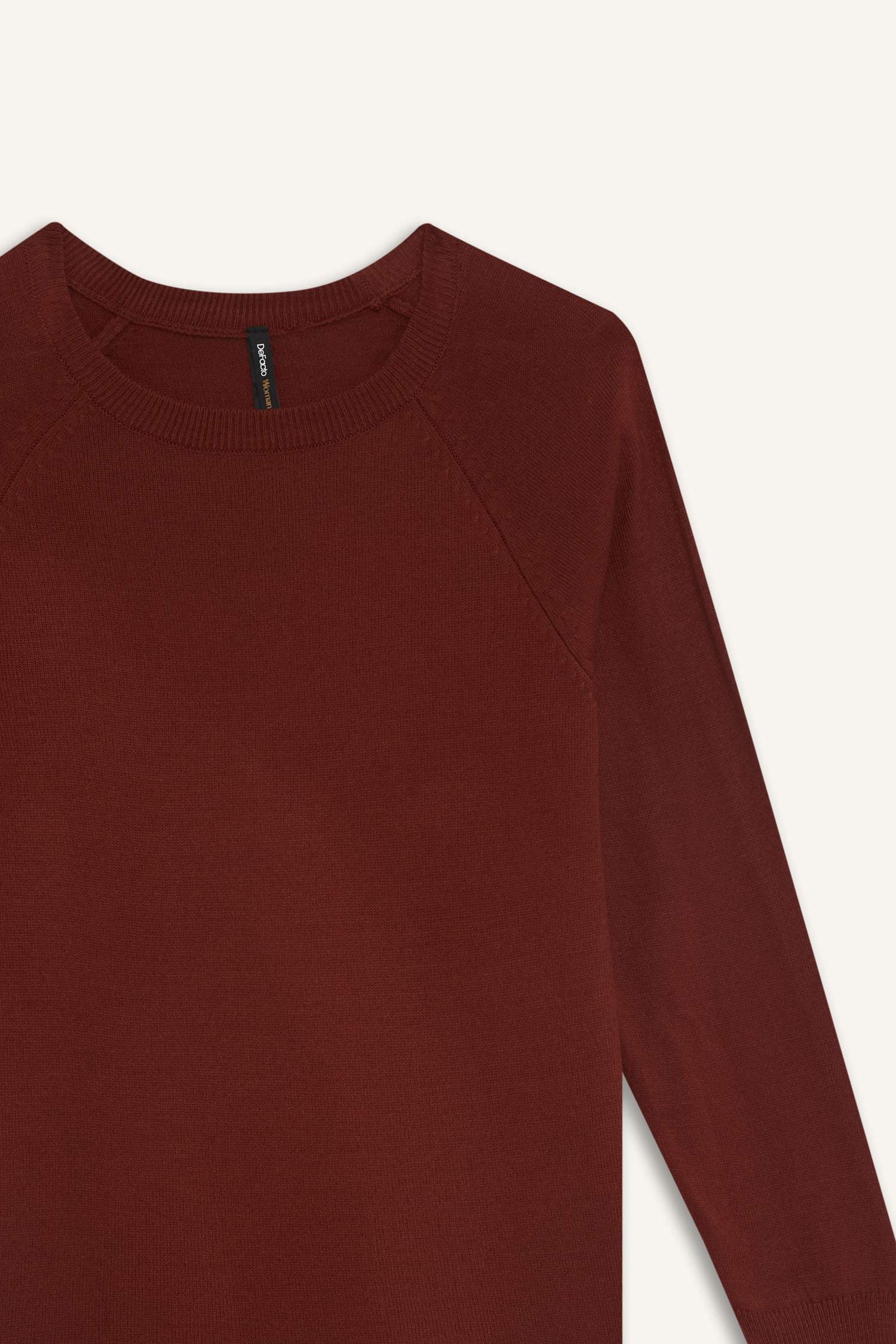 بلوفر تريكو بيزك قصة مريحة برقبة مستديرة