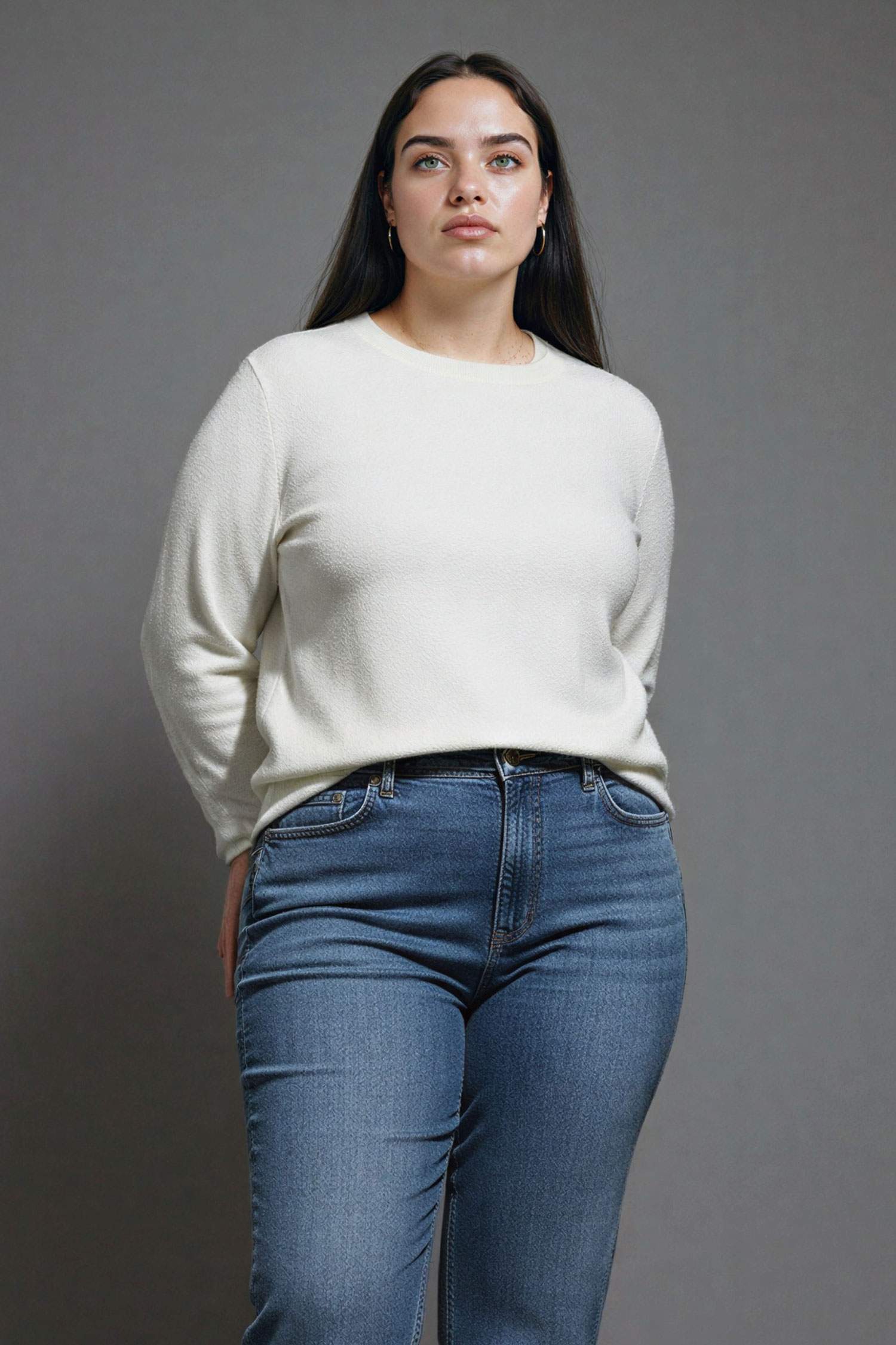 بلوفر قصة مريحة برقبة مستديرة