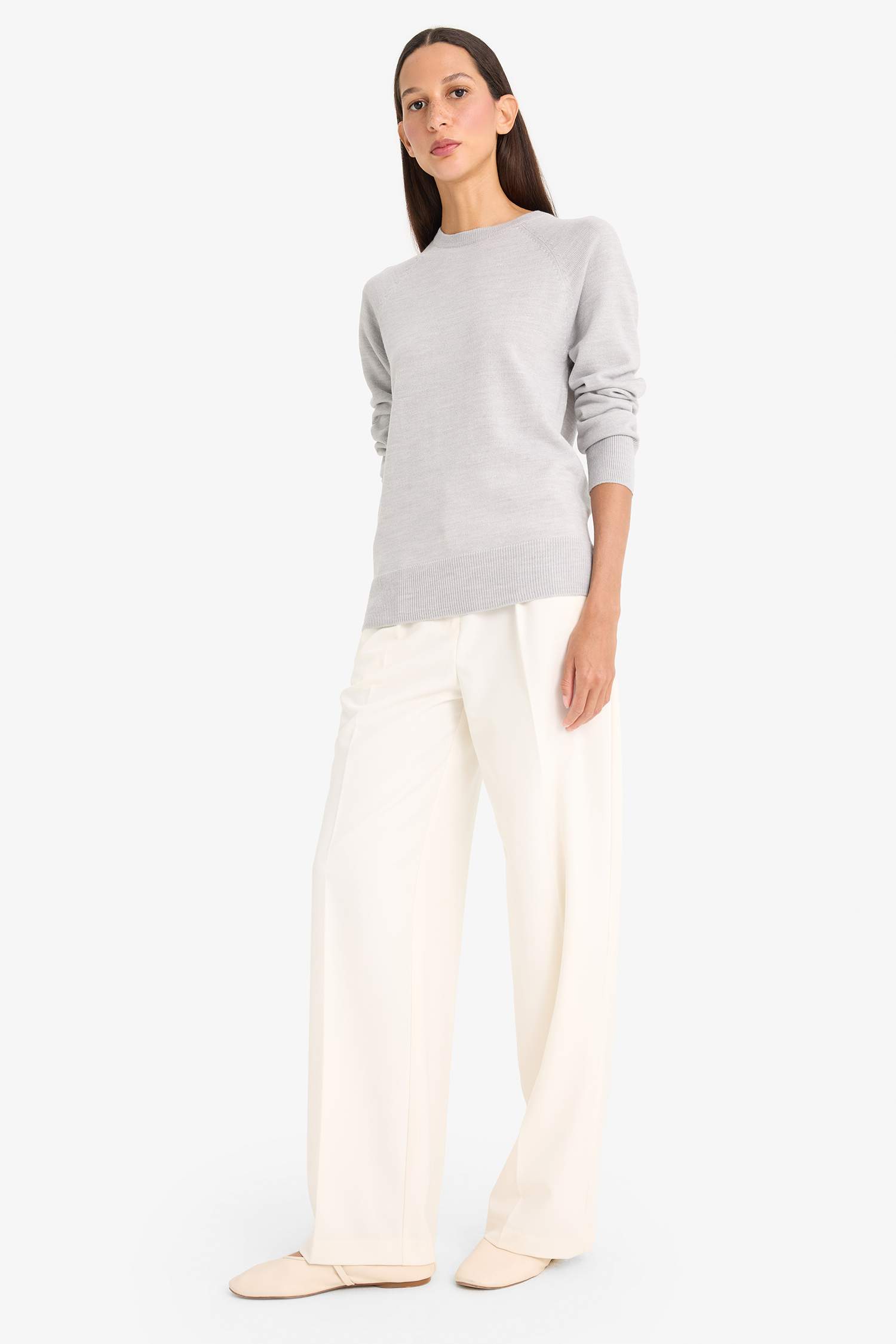 بلوفر قصة مريحة بياقة مستديرة