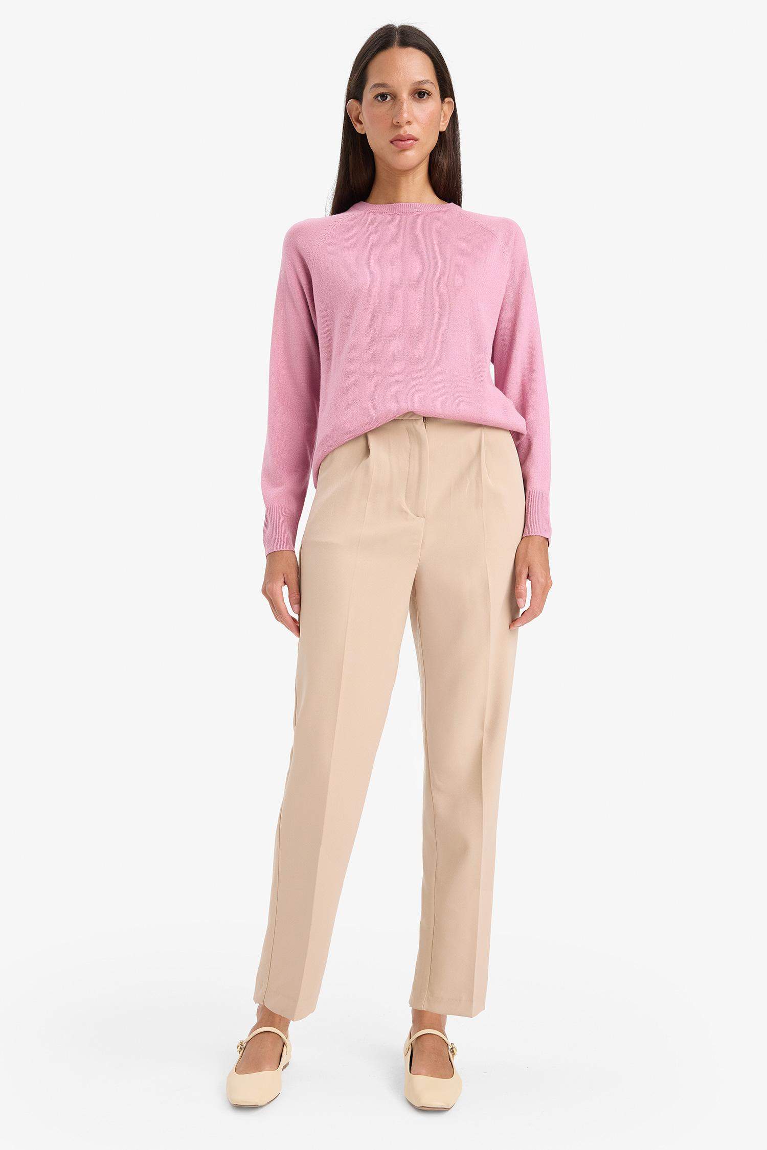 بلوفر تريكو بيزك قصة مريحة برقبة مستديرة