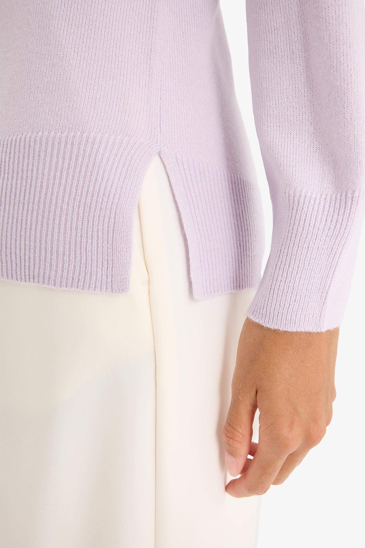 بلوفر قصة مريحة برقبة مستديرة بنفسجي