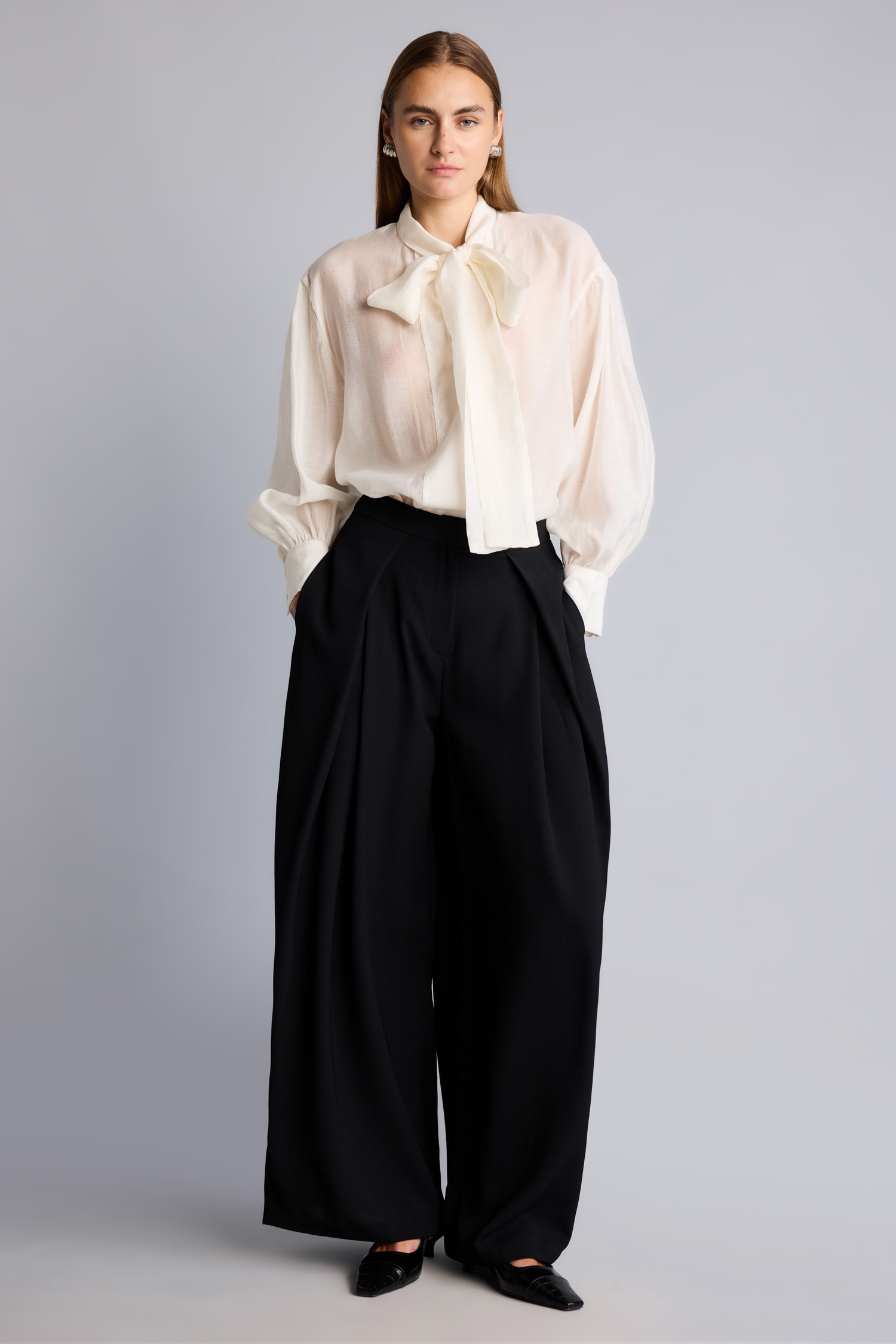 DeFacto Regular Fit Fular Yaka Modal Basic Bluz görsel 2