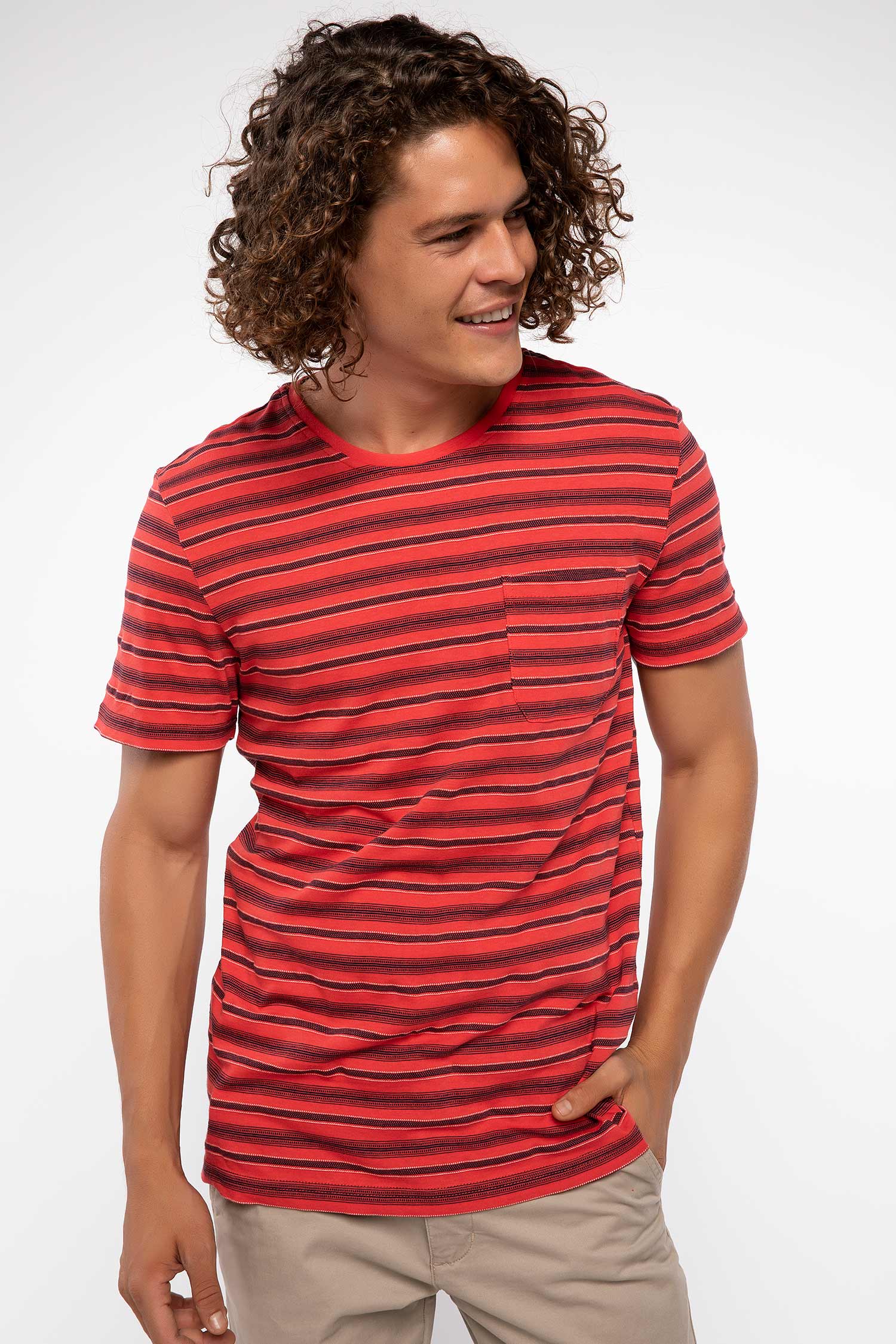 Defacto Cep Detaylı Çizgili T-shirt. 1