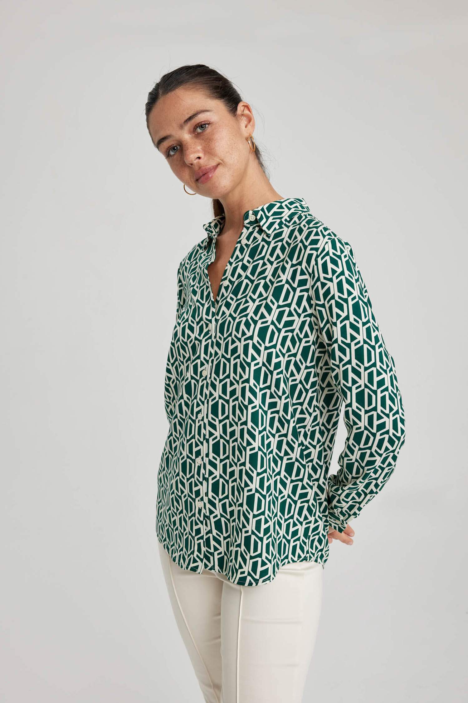 Regular Fit Uzun Kollu Desenli Gömlek