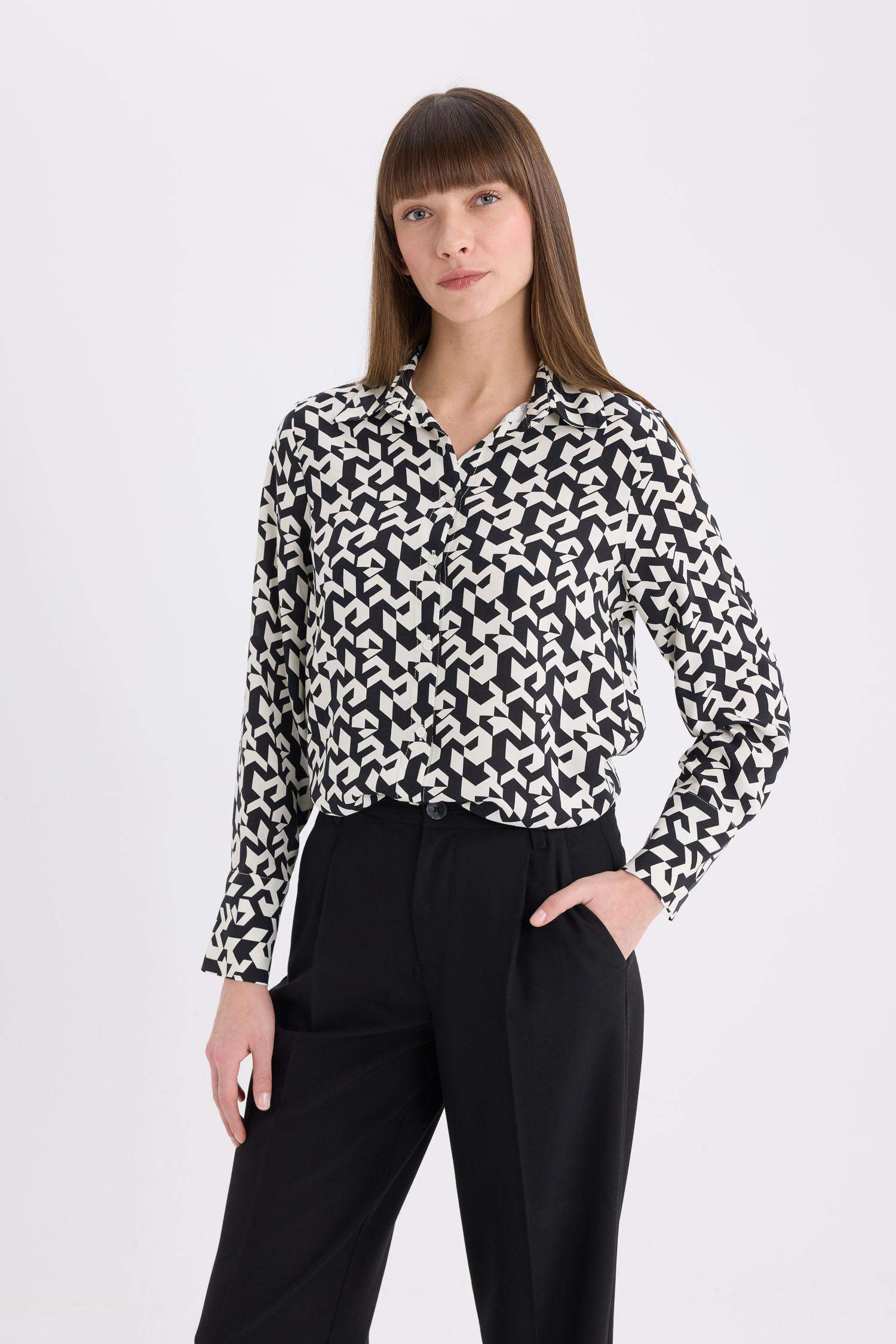 Tシャツ・カットソー MARC LE BIHAN Women Sweater F26900 Black MARC LE BIHAN(マルクルビアン)の商品一覧 - 海外通販のBUYMA