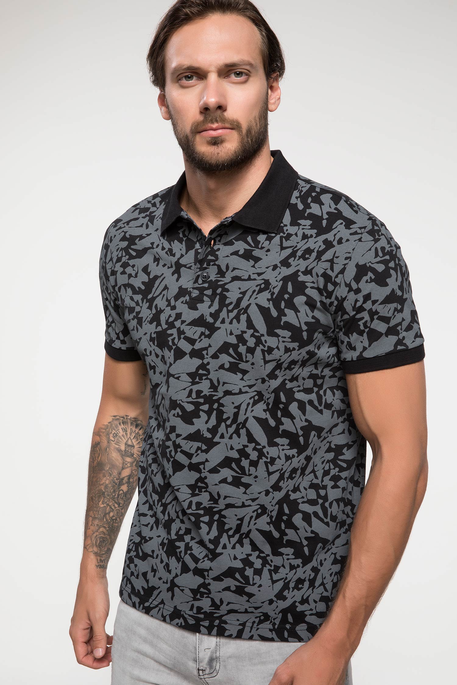 Defacto Desenli Polo T-shirt. 1