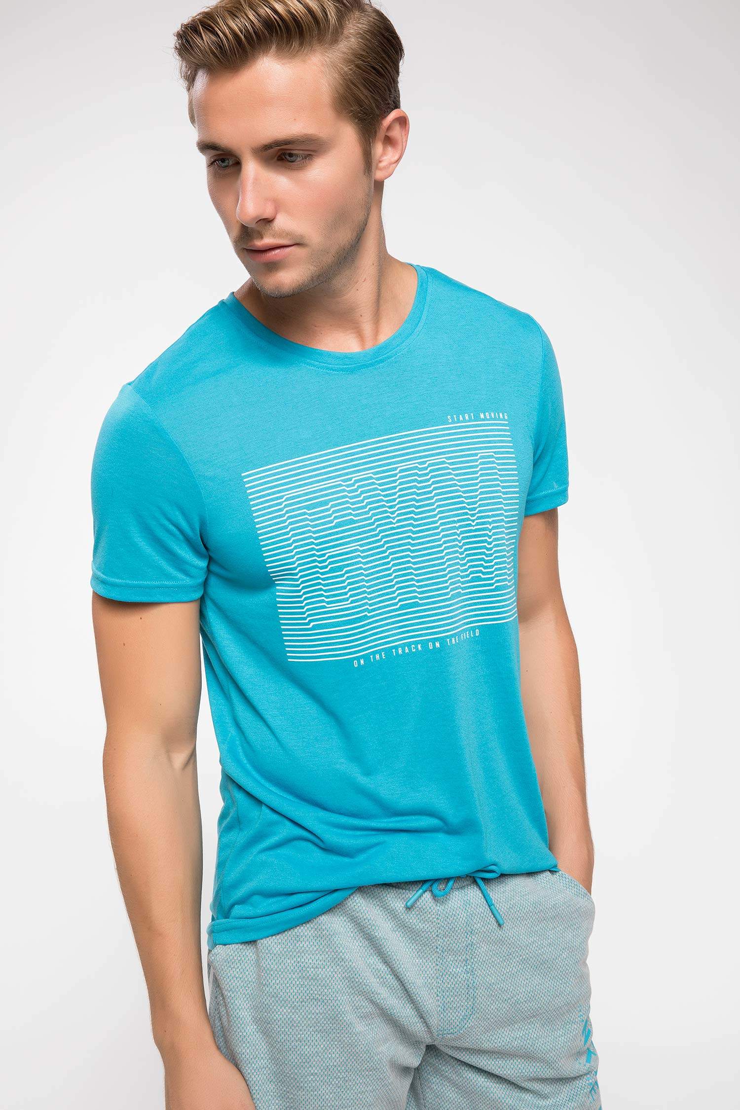 Defacto 3D Baskılı Slim Fit Sporcu T-shirt. 1