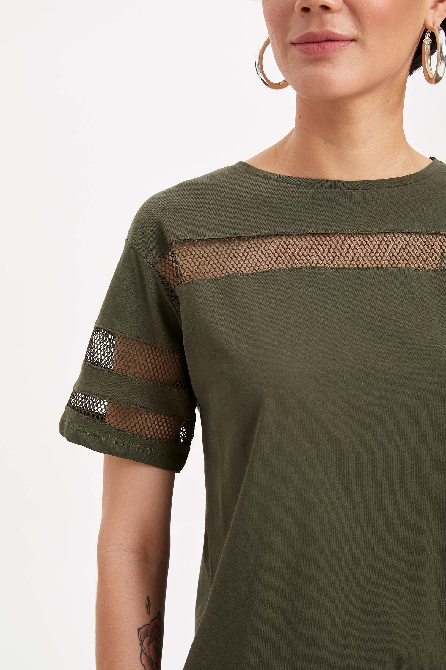 Defacto Kısa Kollu File Detaylı T-shirt. 2