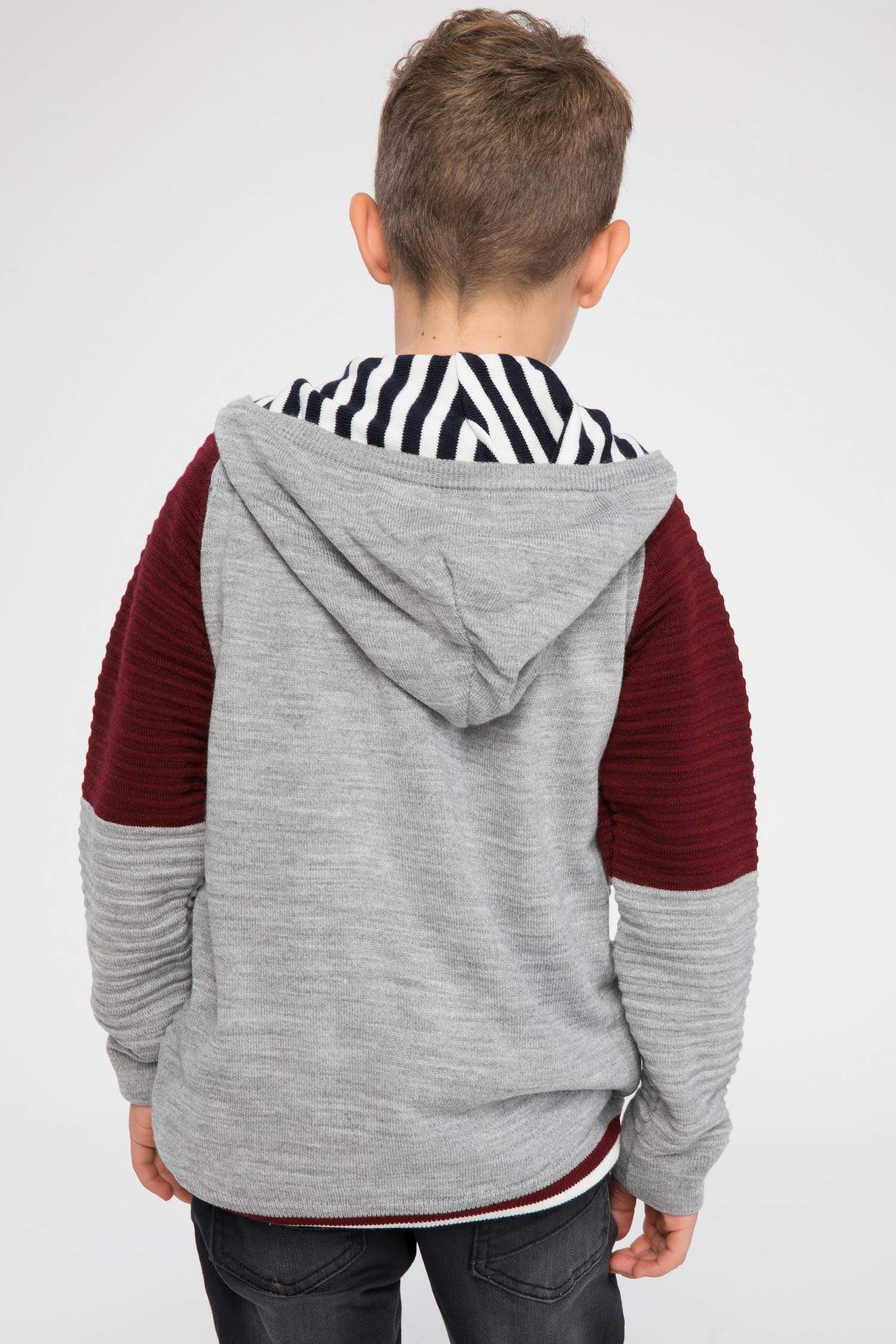 Defacto Renk Bloklu Baskılı Hırka. 4