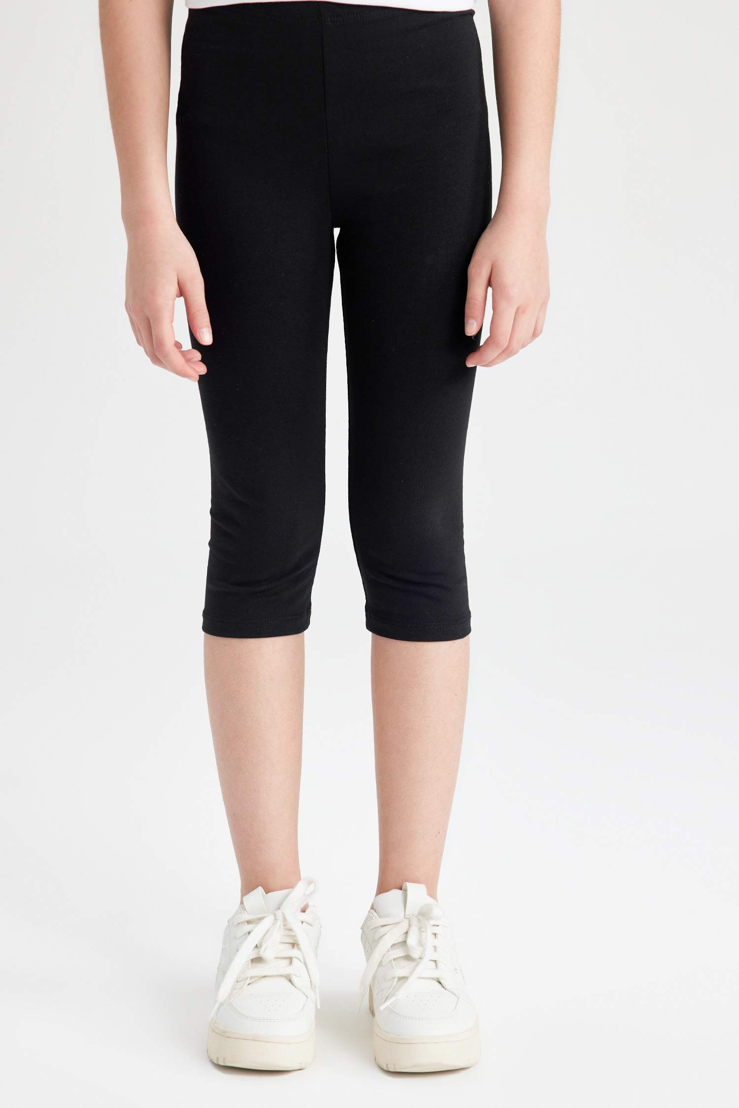 Girls black hotsell capri leggings