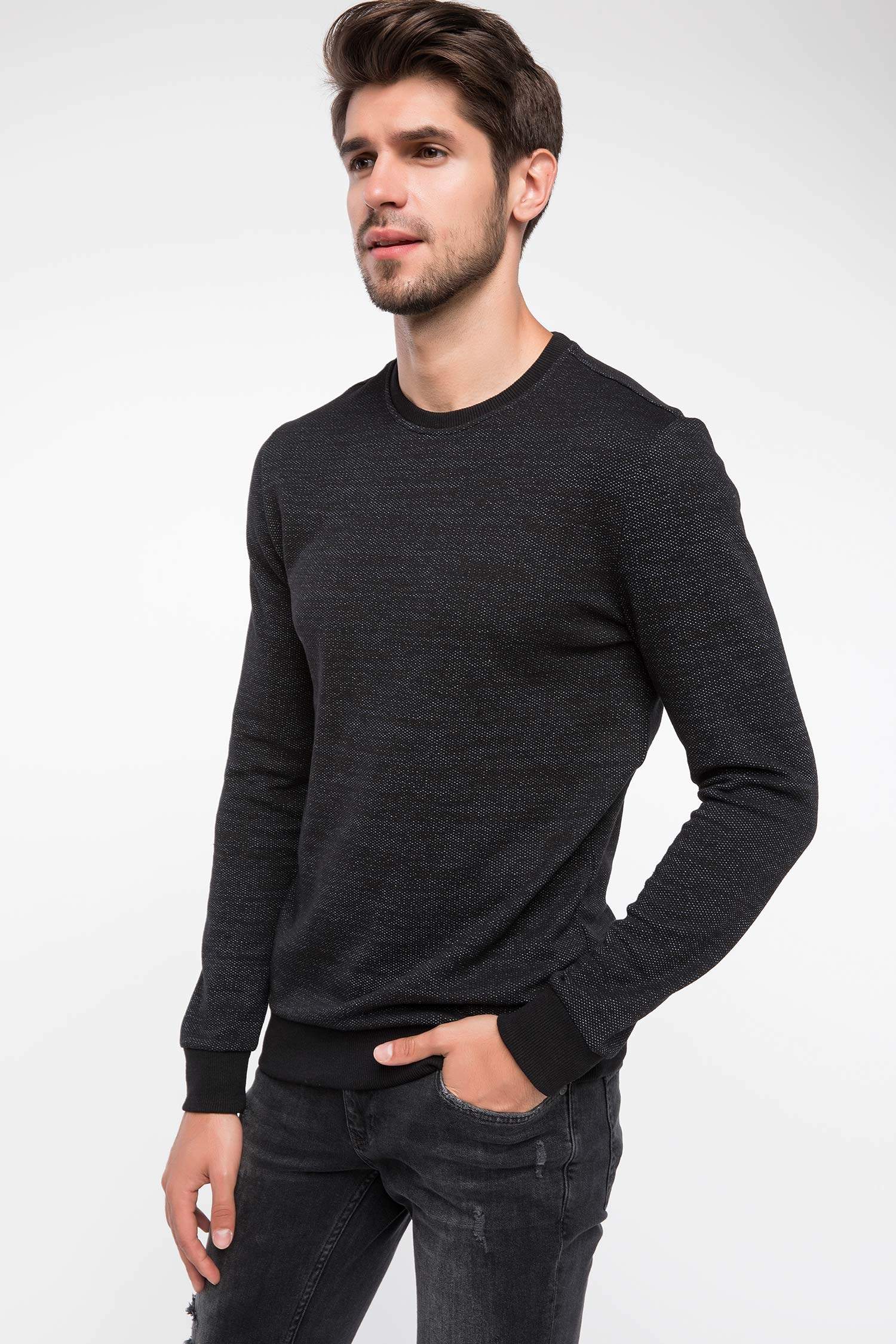 Defacto Modern Fit Basic Sweatshirt. 1