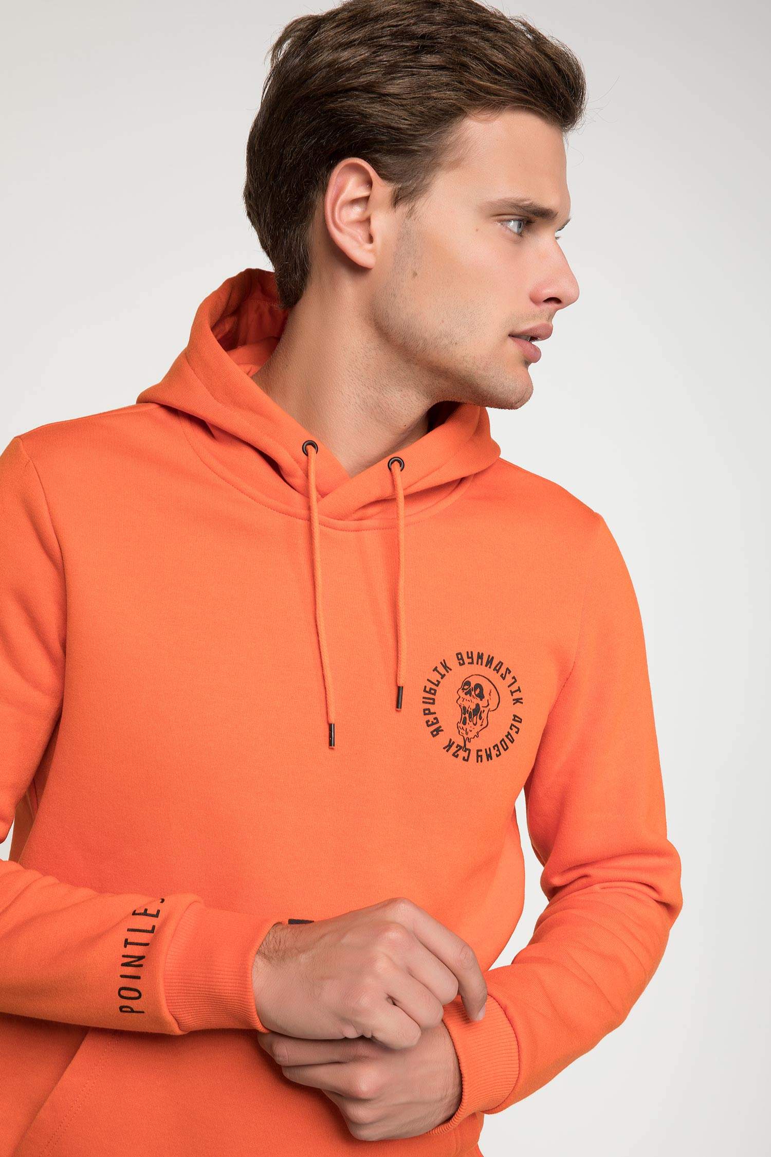 Defacto Kapüşonlu Sweatshirt. 1