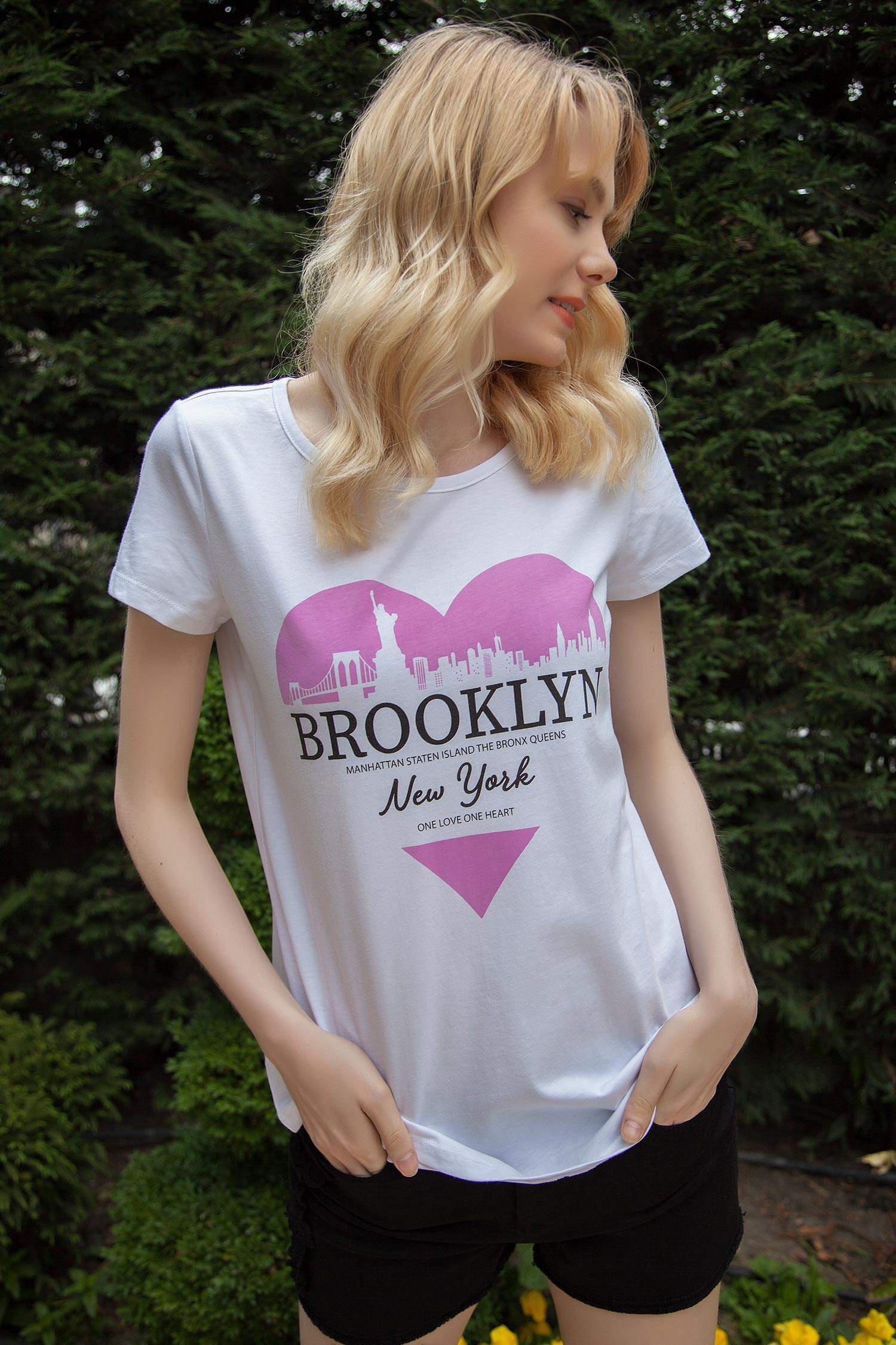 Defacto Renk Değiştiren Brooklyn New York Baskılı T-shirt. 1