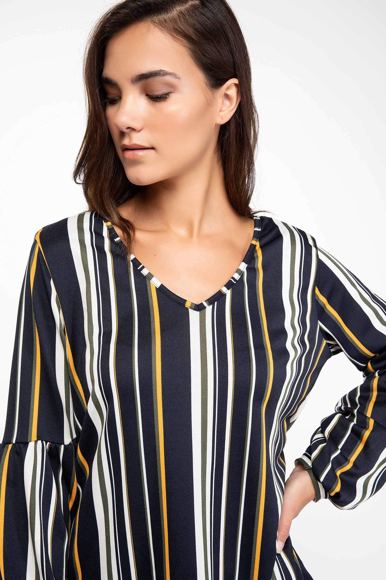 Defacto Çizgili V Yaka Bluz. 3