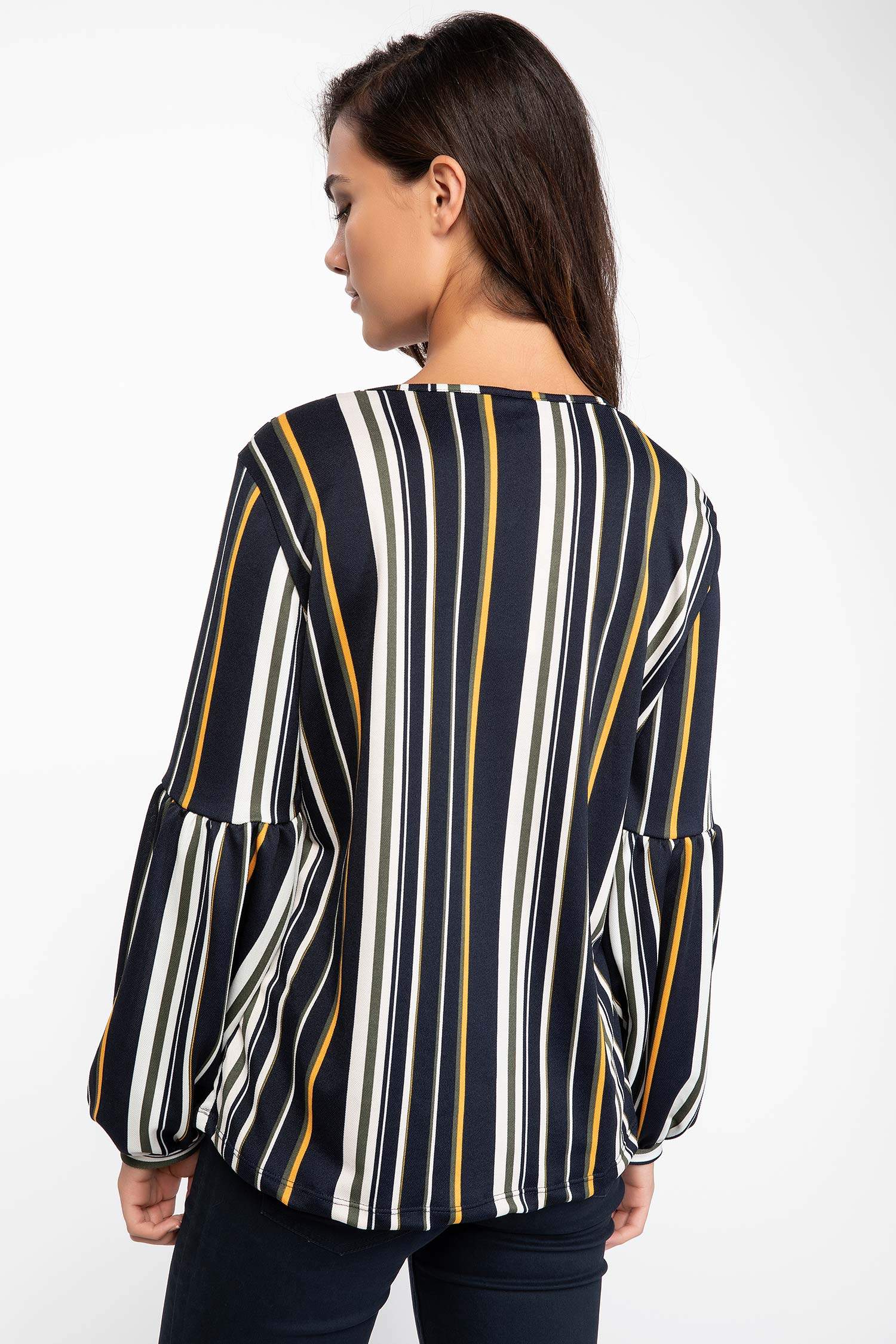 Defacto Çizgili V Yaka Bluz. 4