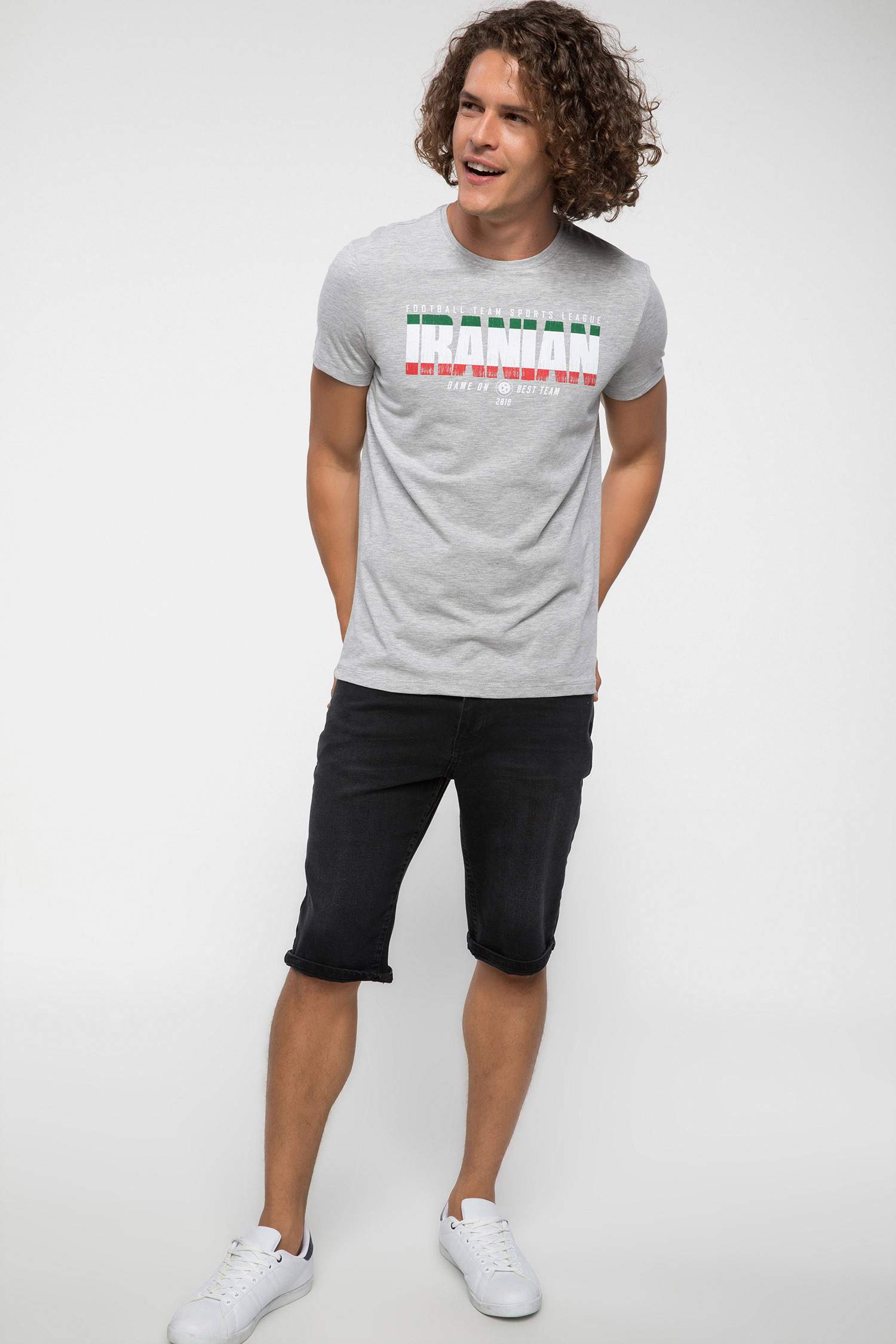 Defacto Baskılı Slim Fit T-shirt. 2
