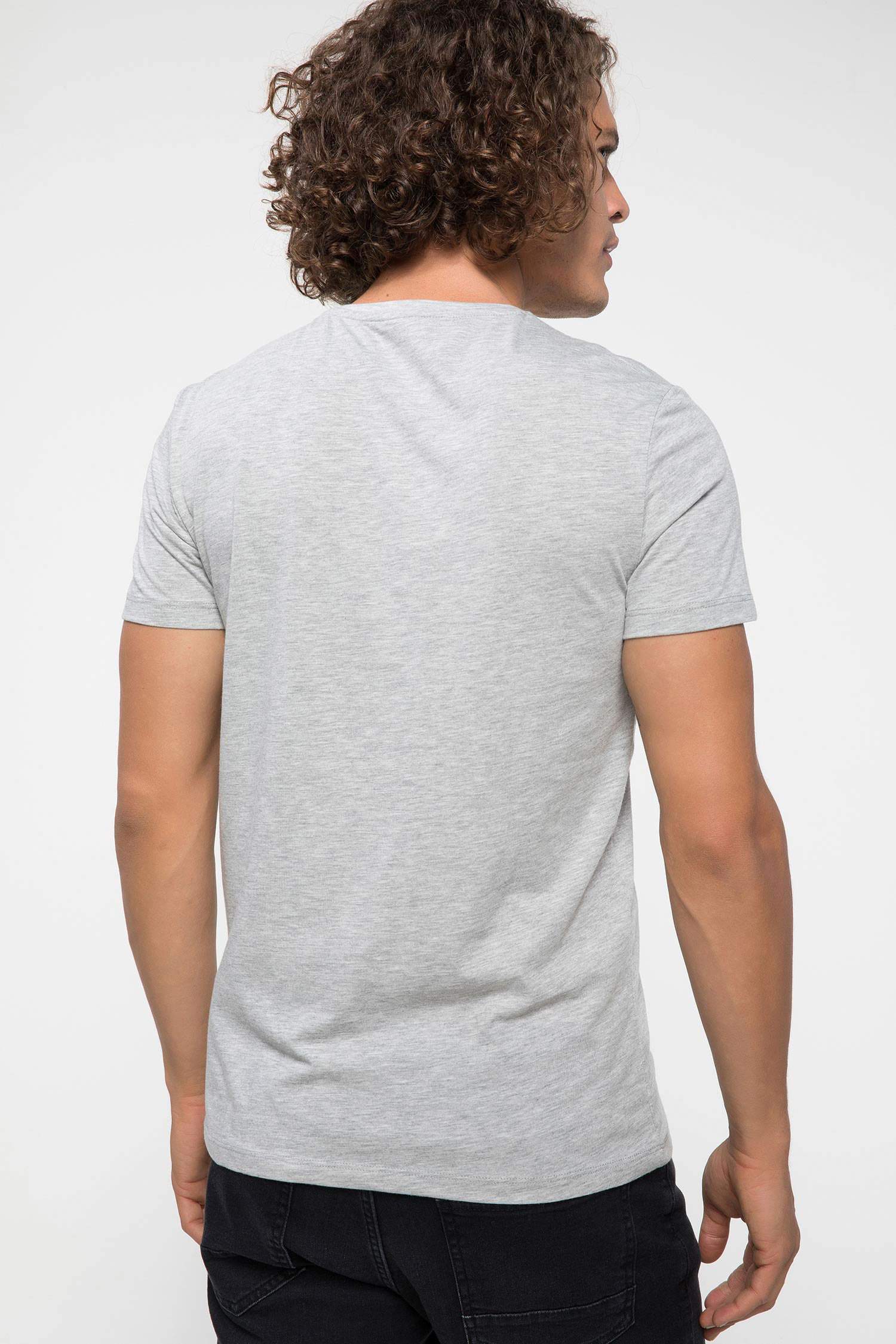 Defacto Baskılı Slim Fit T-shirt. 3