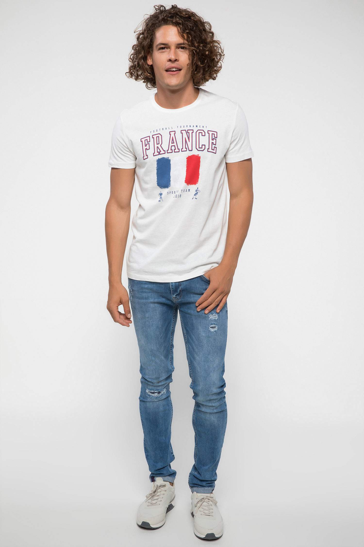 Defacto Baskılı Slim Fit T-shirt. 2