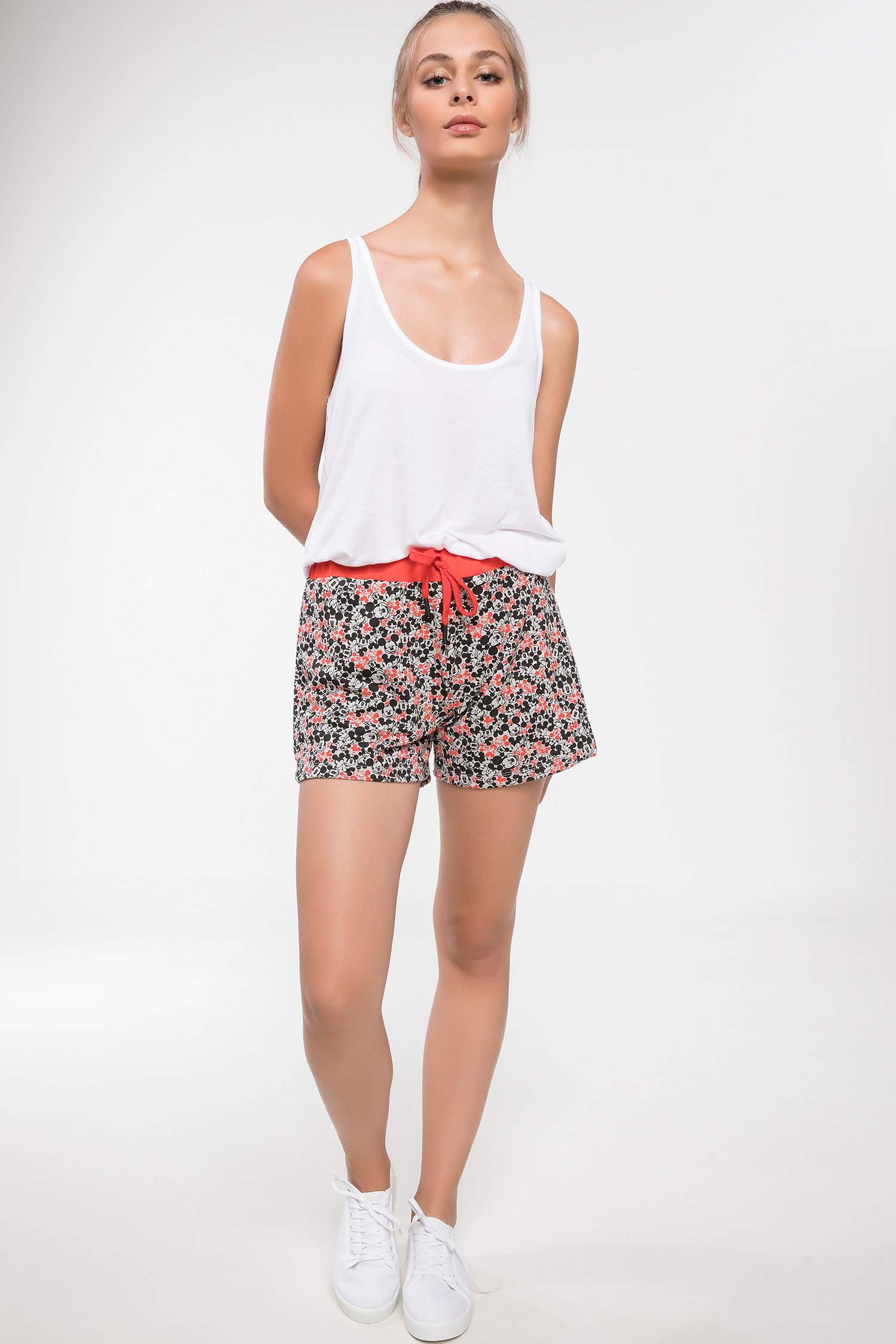 Defacto Mickey Mouse Lisanslı Mini Şort. 4