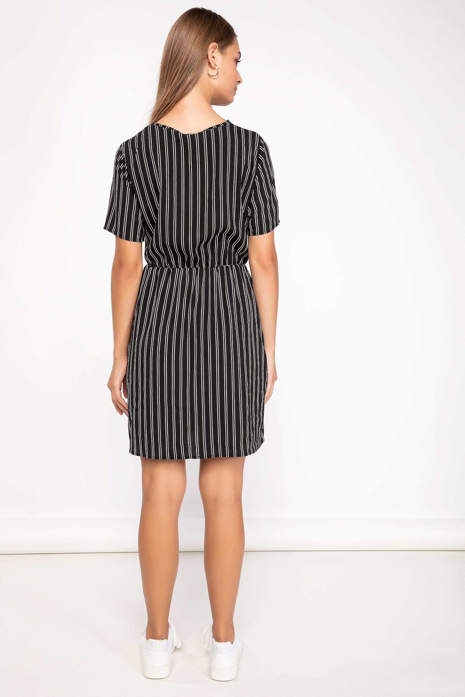 Defacto Beli Bağlamalı Çizgili Elbise. 3